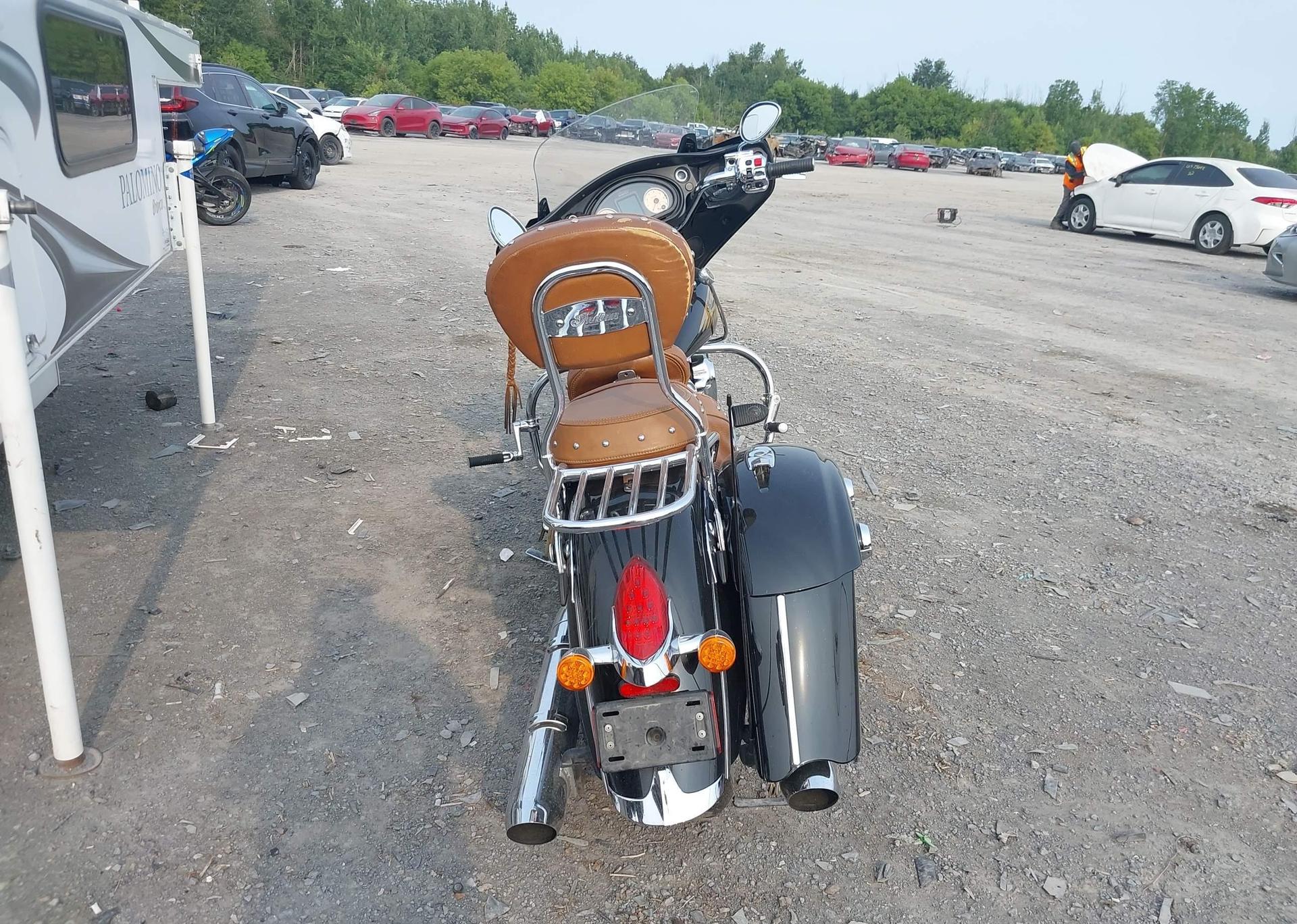 2015 INDIAN MOTORCYCLE CO. CHIEFTAIN