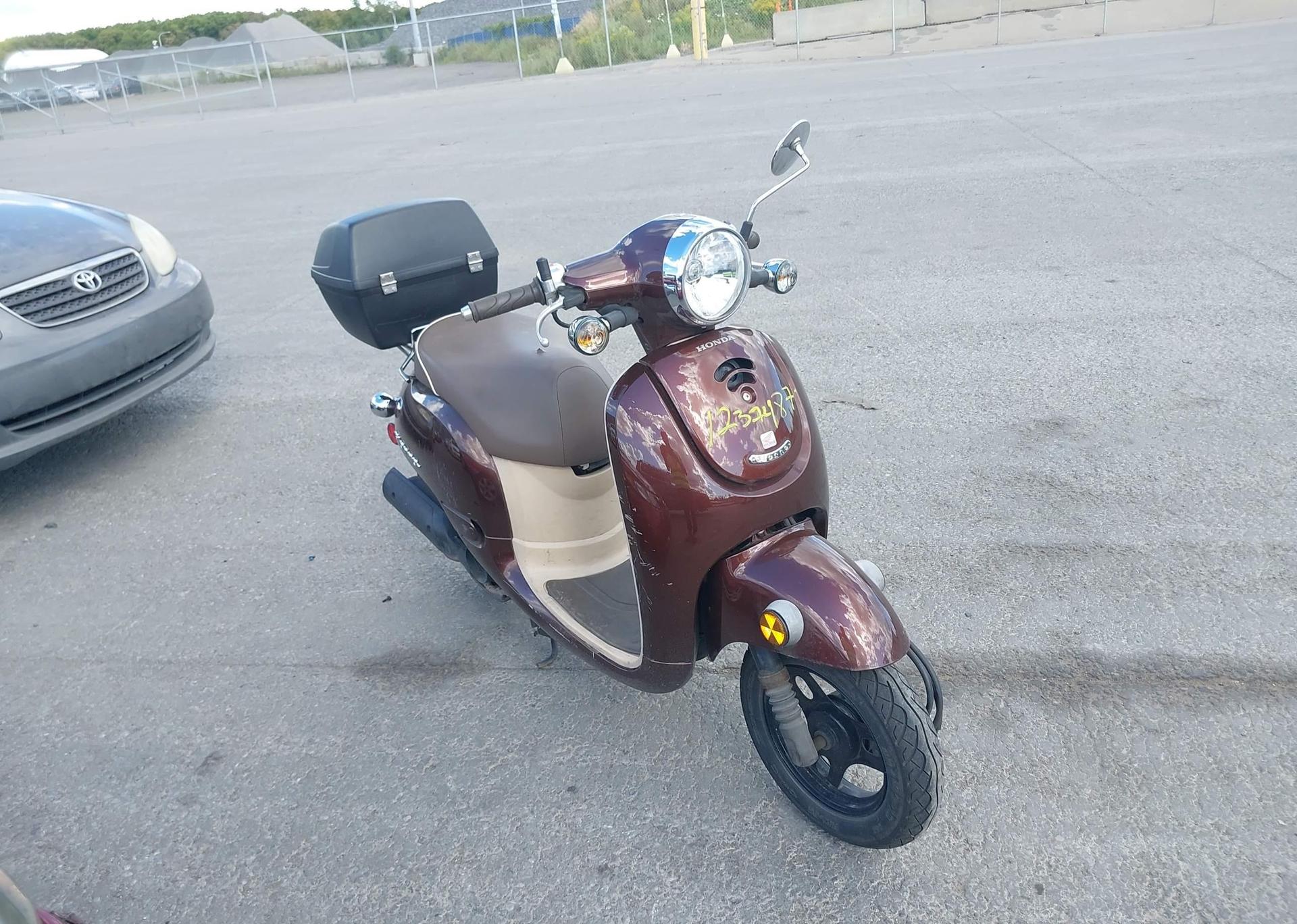 2013 HONDA NCH50