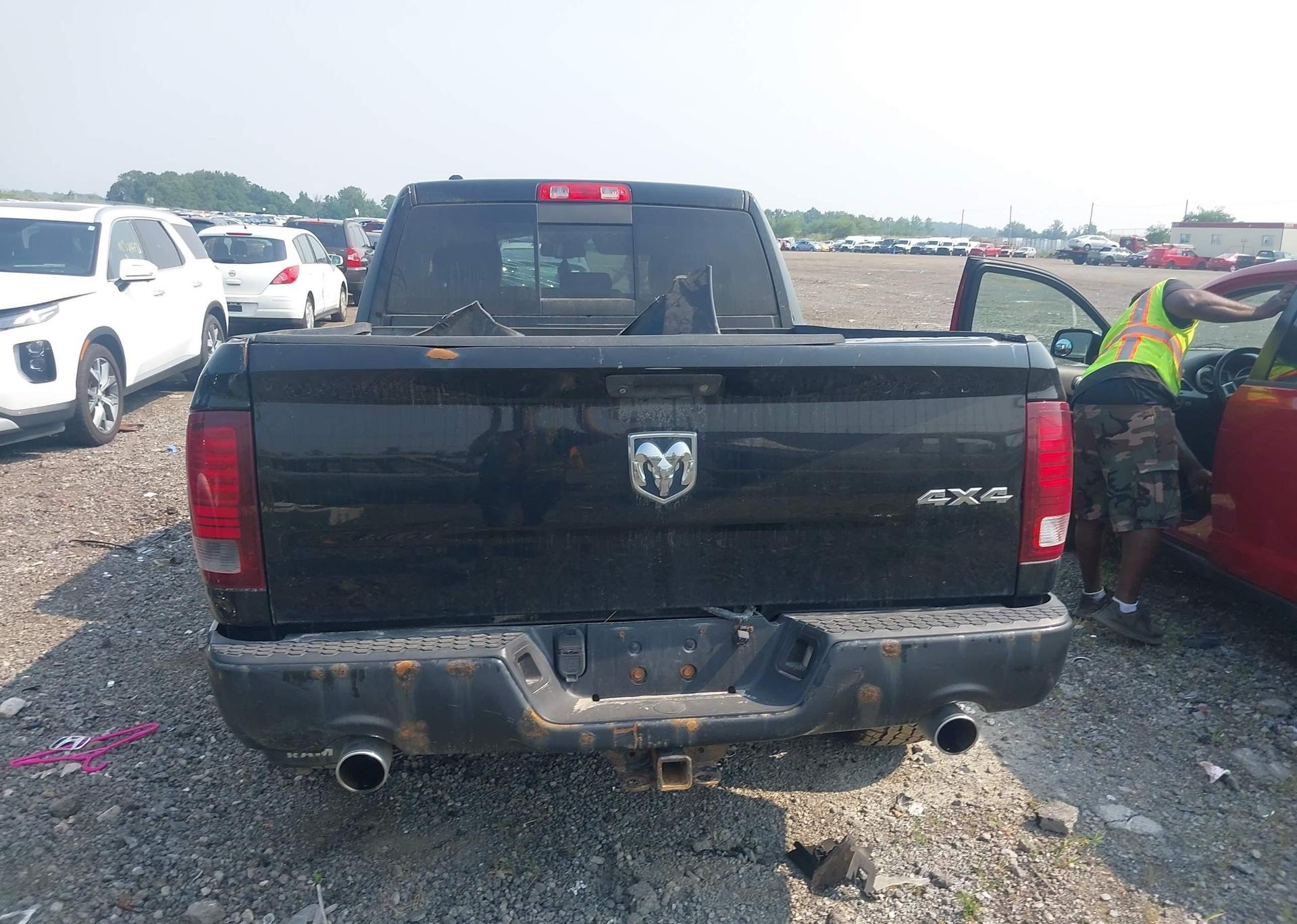 2015 RAM 1500 SPORT