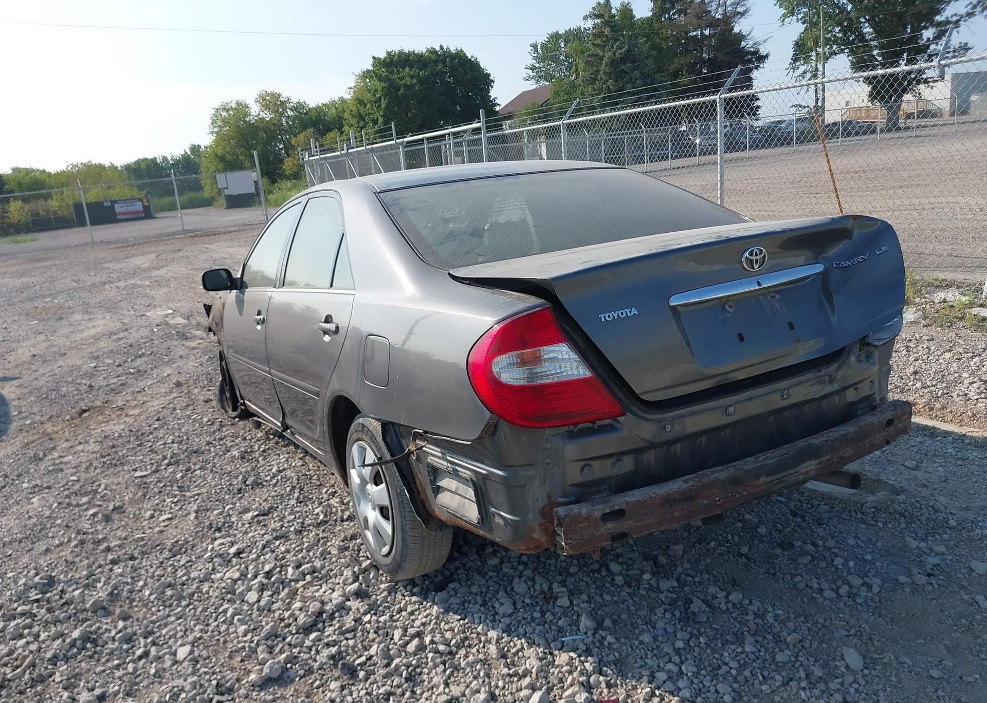 2002 TOYOTA CAMRY LE