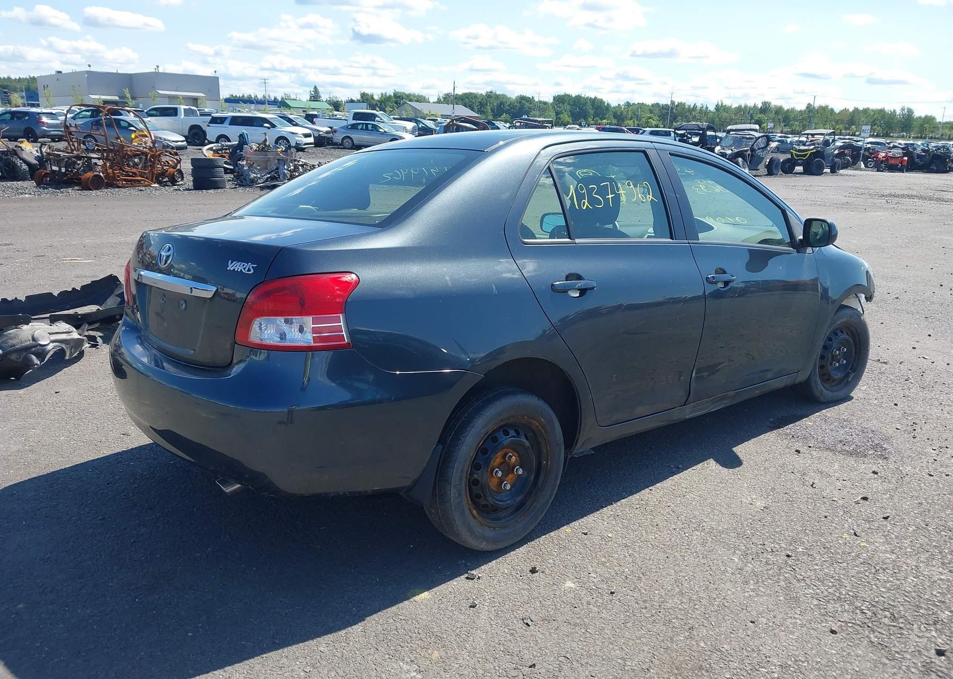 2012 TOYOTA YARIS