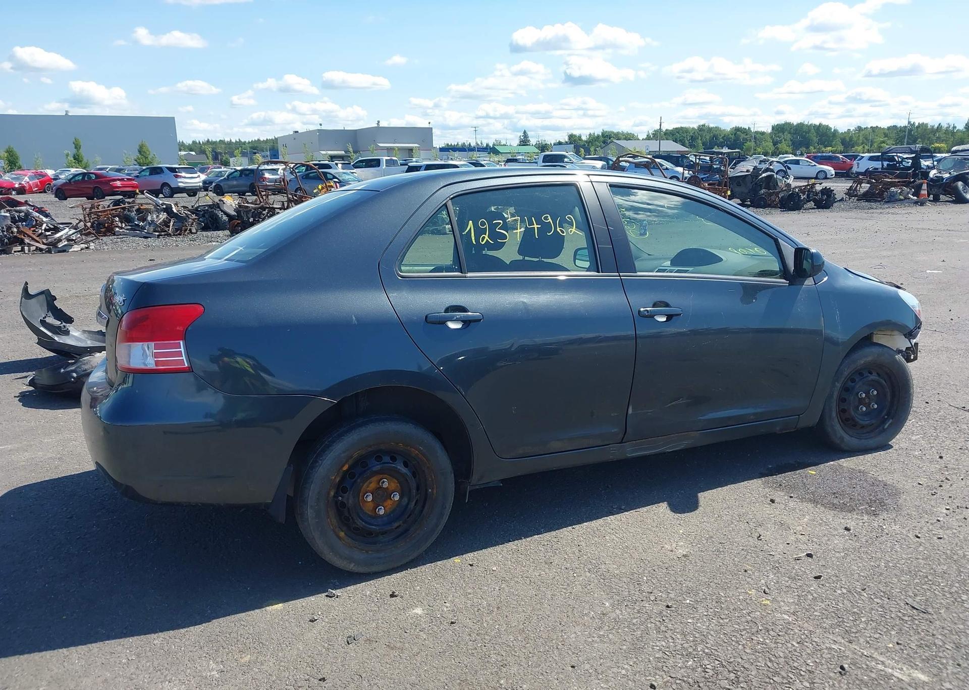 2012 TOYOTA YARIS