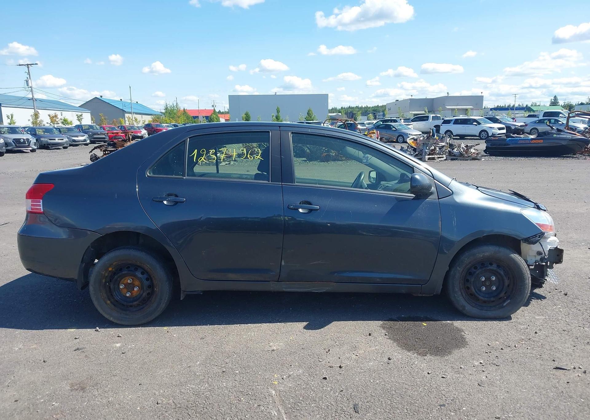 2012 TOYOTA YARIS