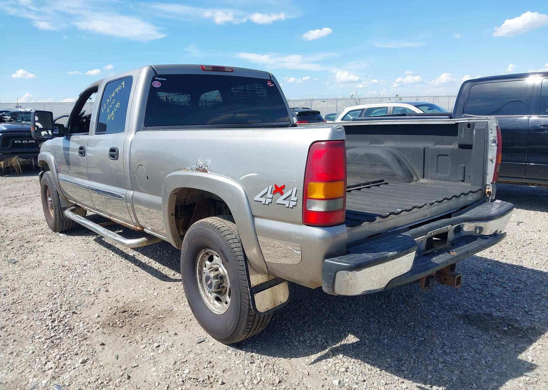 2003 GMC SIERRA 2500HD SL