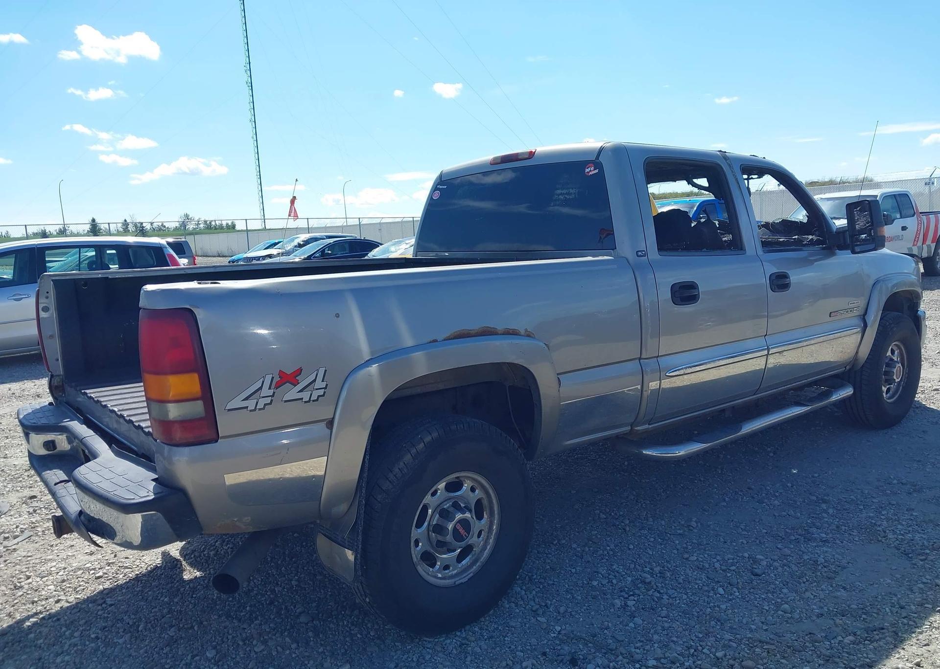 2003 GMC SIERRA 2500HD SL