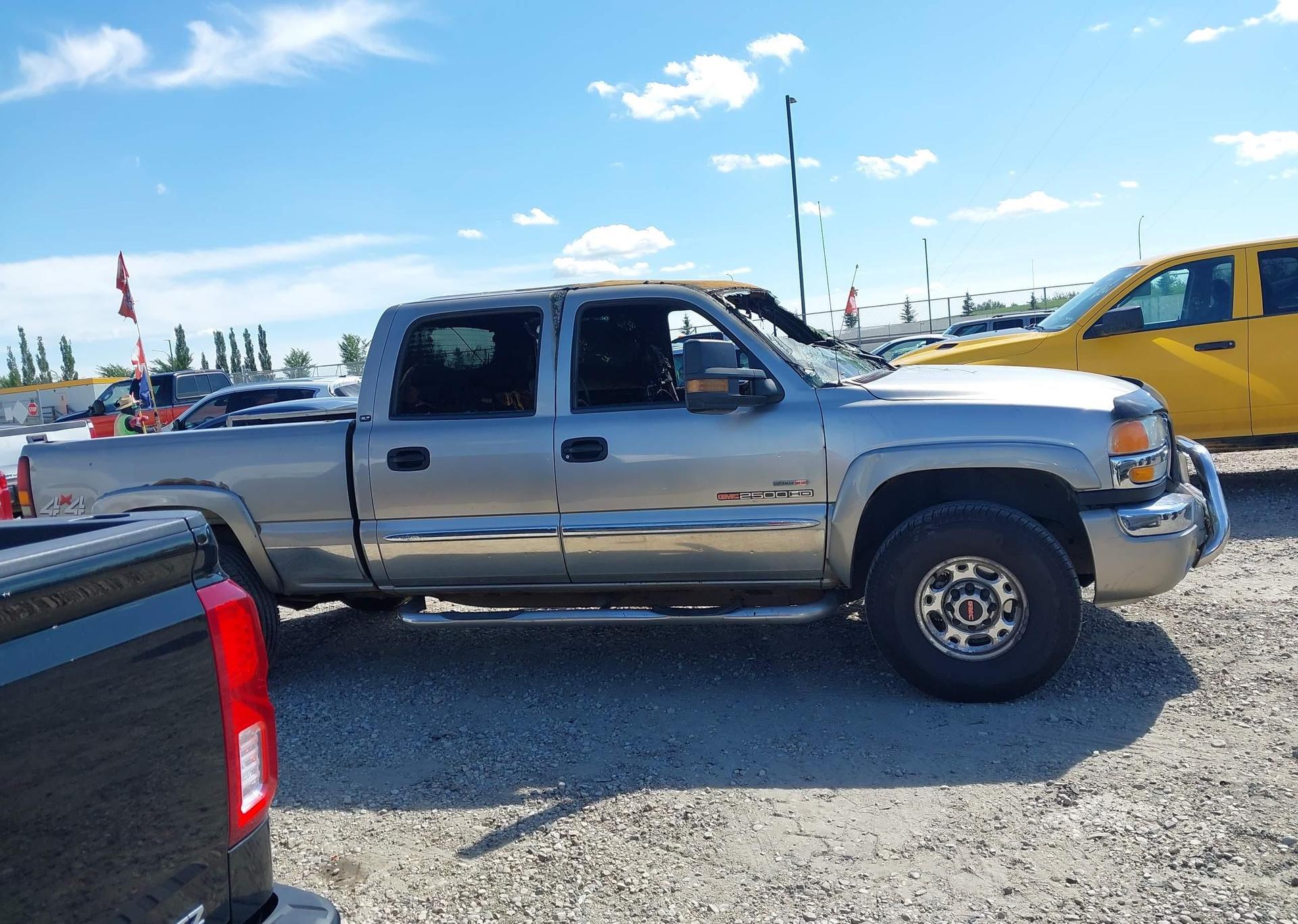 2003 GMC SIERRA 2500HD SL