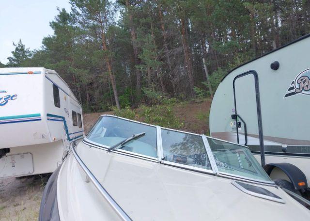 1995 BOAT 21 ft cuddy