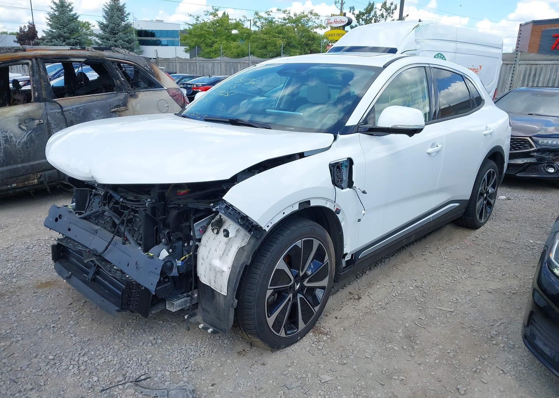2025 VINFAST VF 8 PLUS
