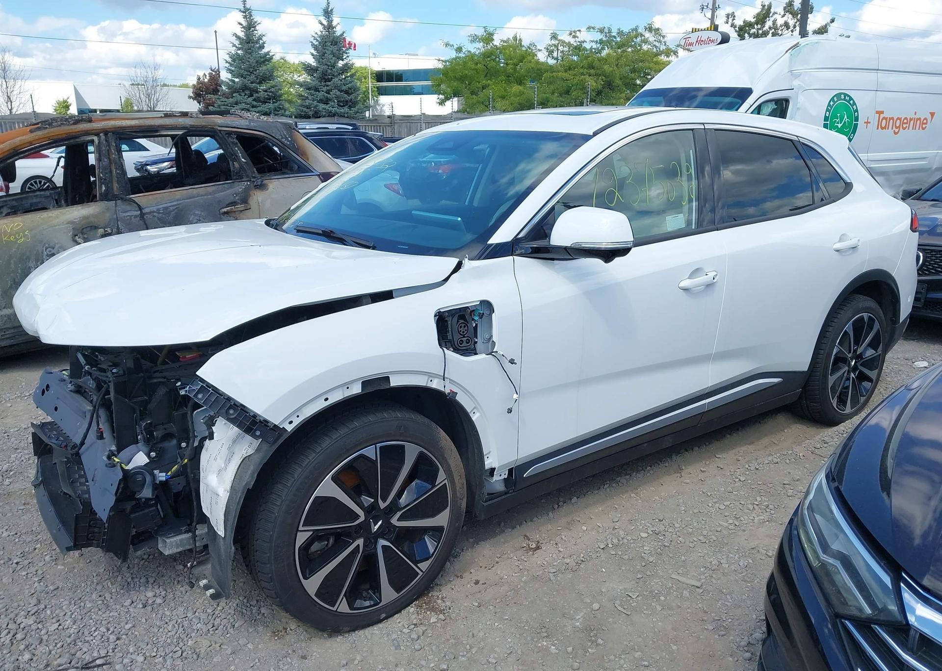 2025 VINFAST VF 8 PLUS