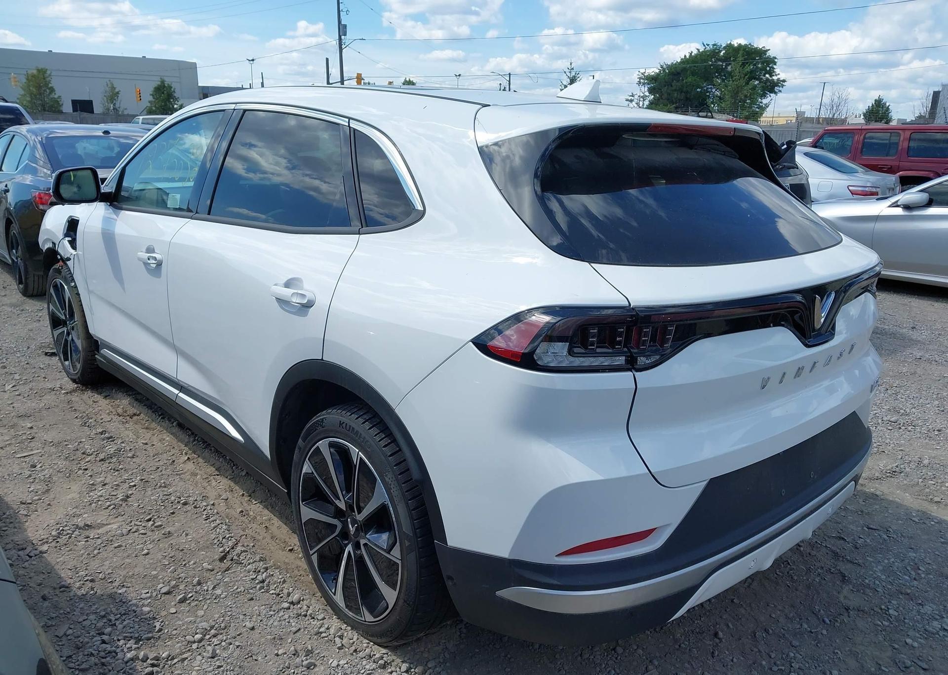 2025 VINFAST VF 8 PLUS
