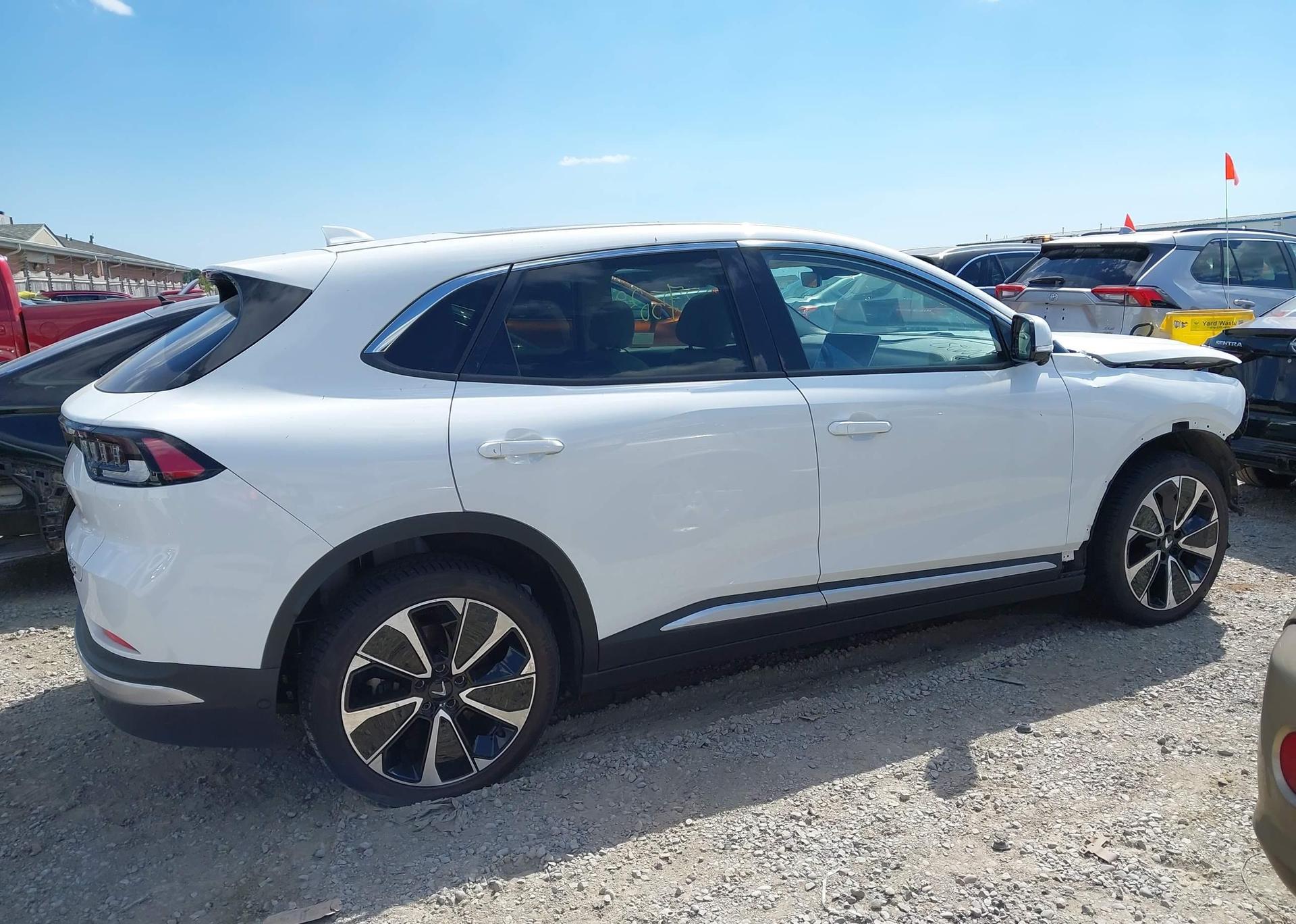 2025 VINFAST VF 8 PLUS
