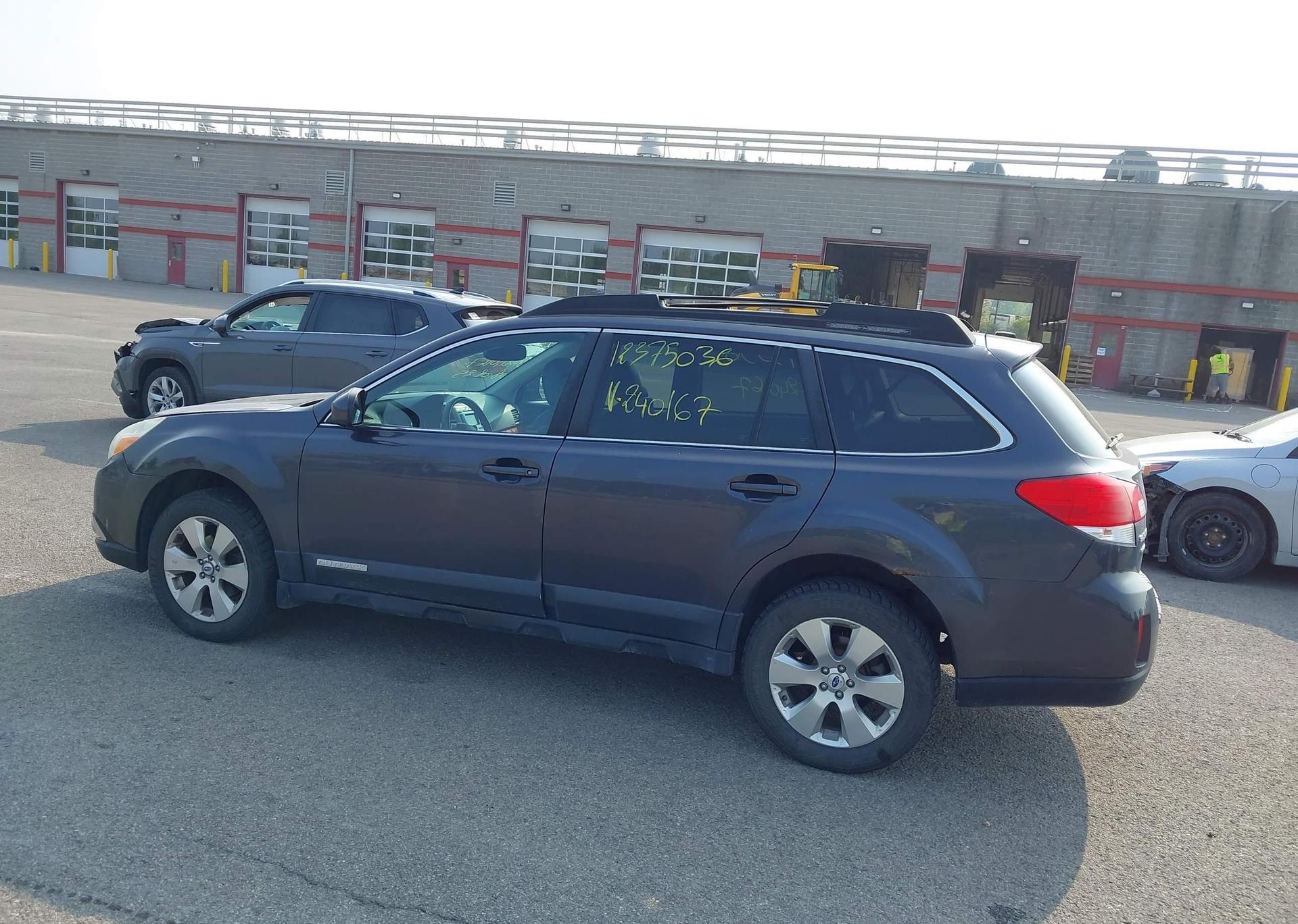 2012 SUBARU OUTBACK 2.5I LIMITED