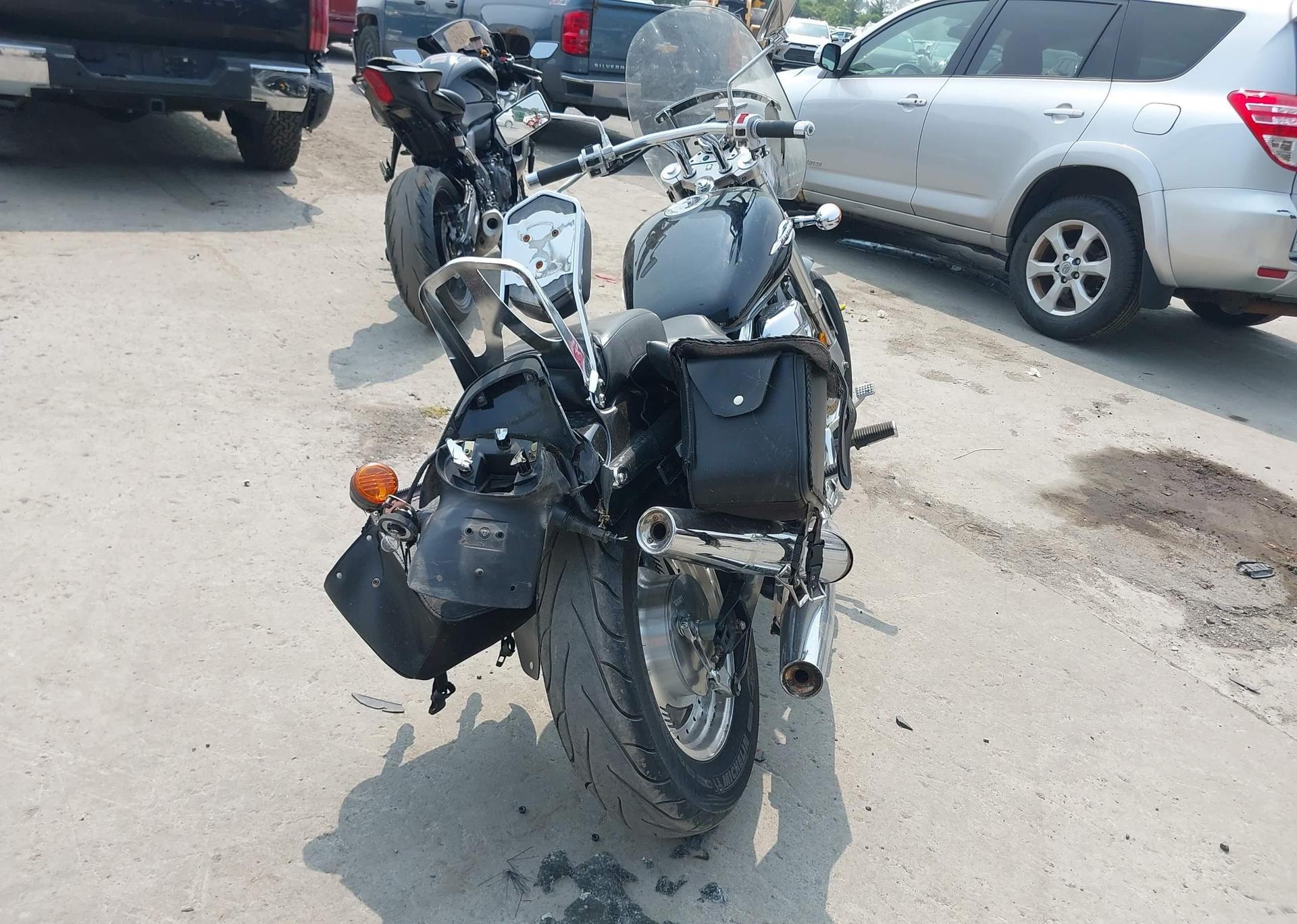 2004 SUZUKI VZ800