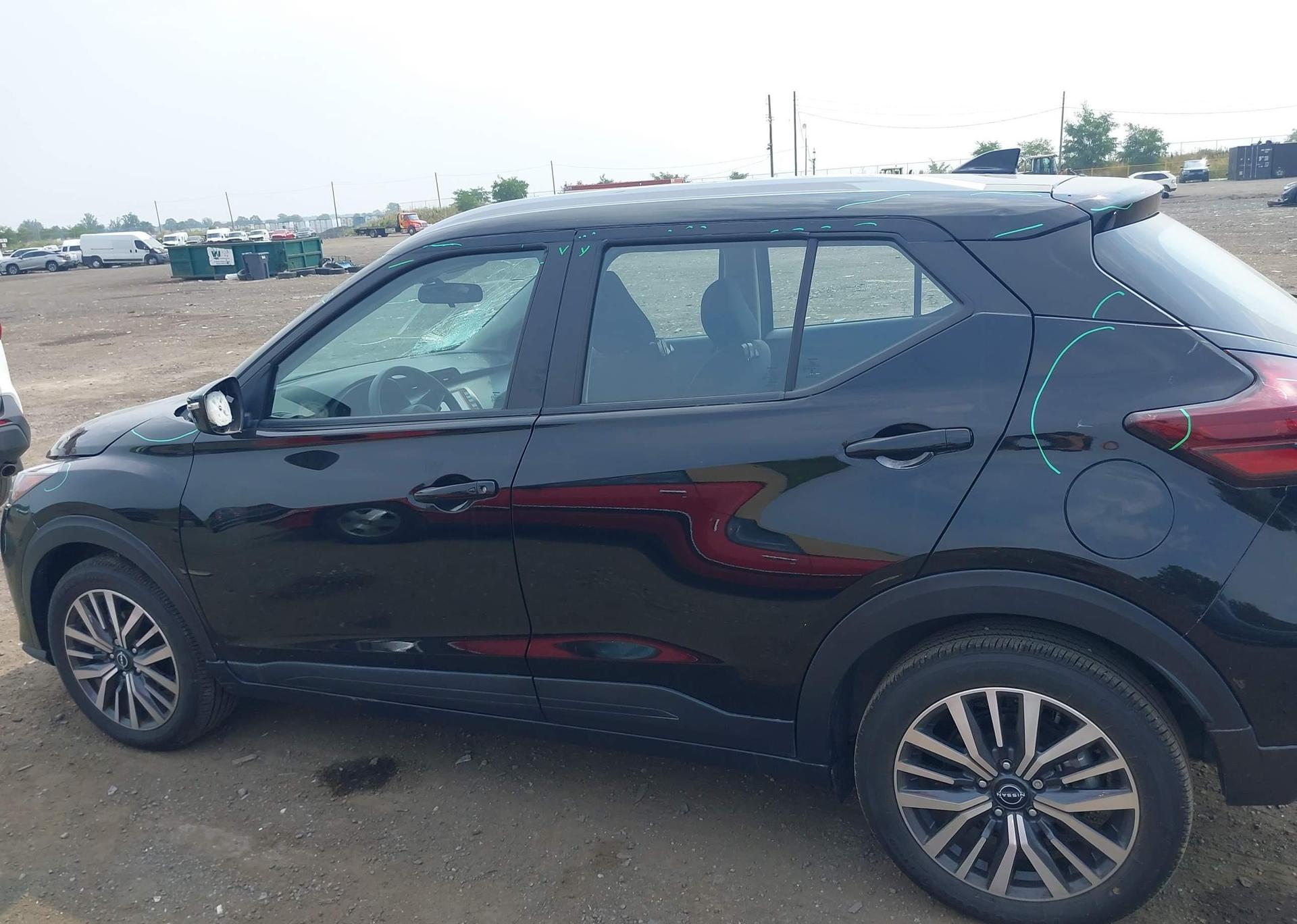 2022 NISSAN KICKS SV