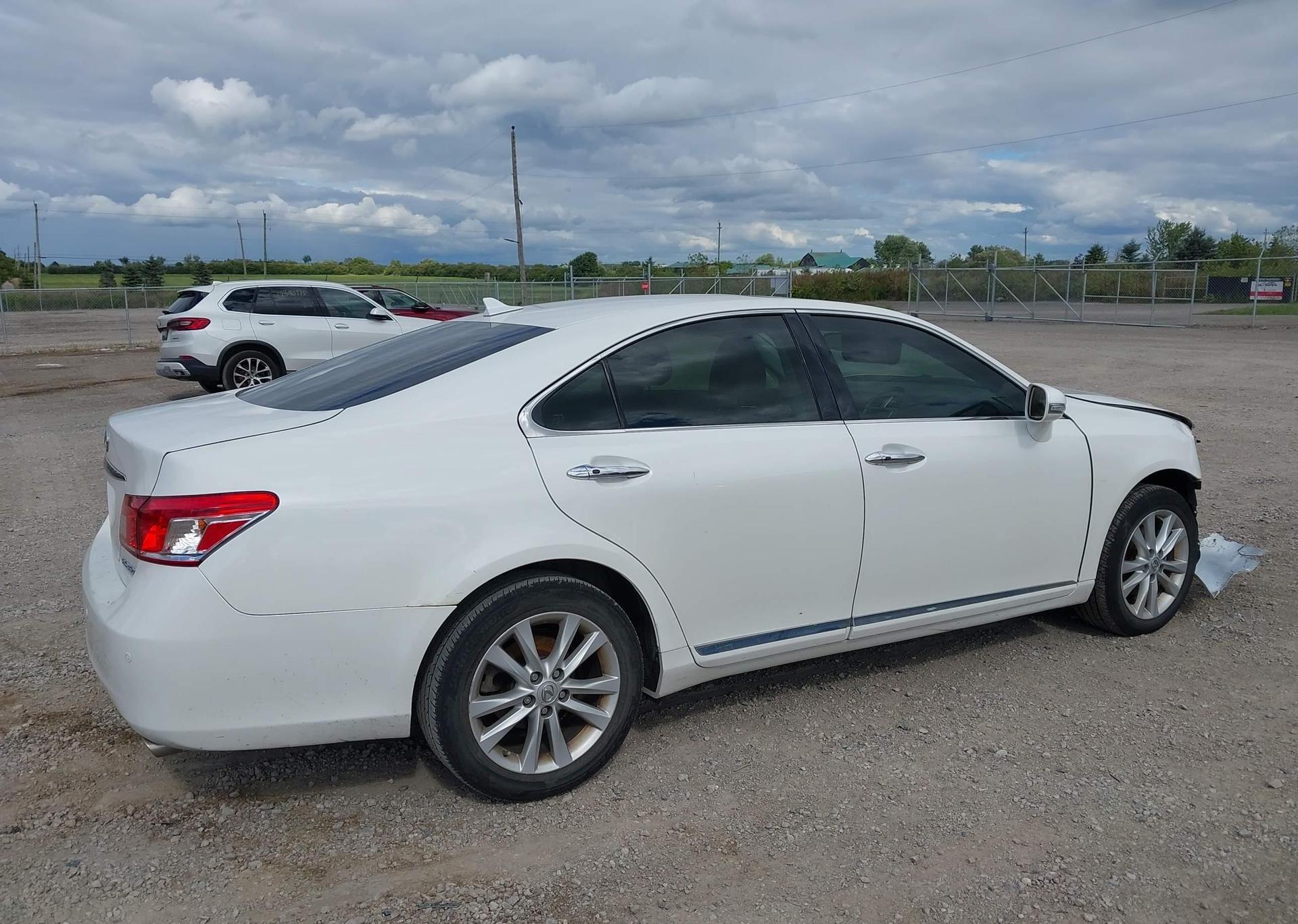 2011 LEXUS ES 350