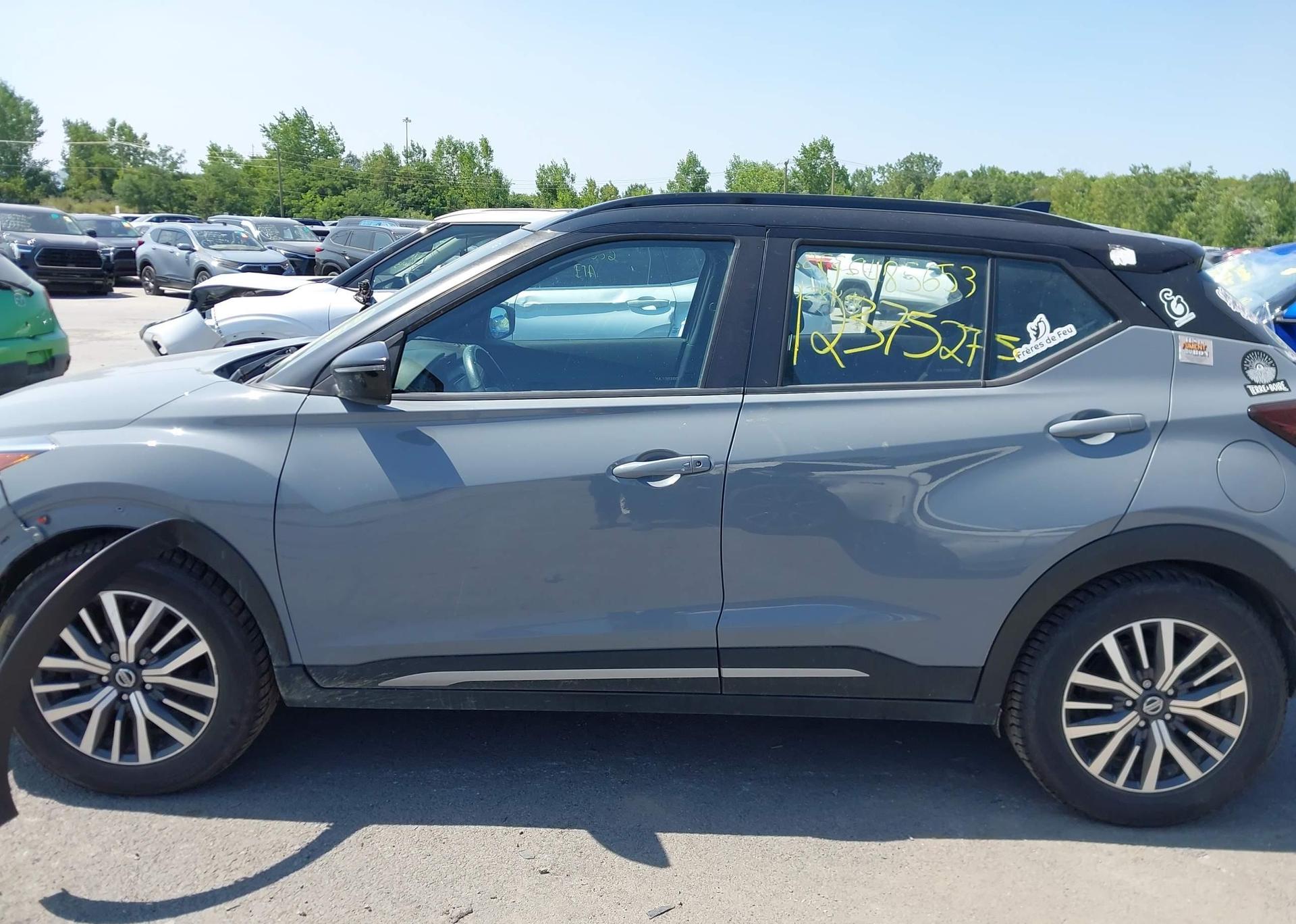 2021 NISSAN KICKS SR