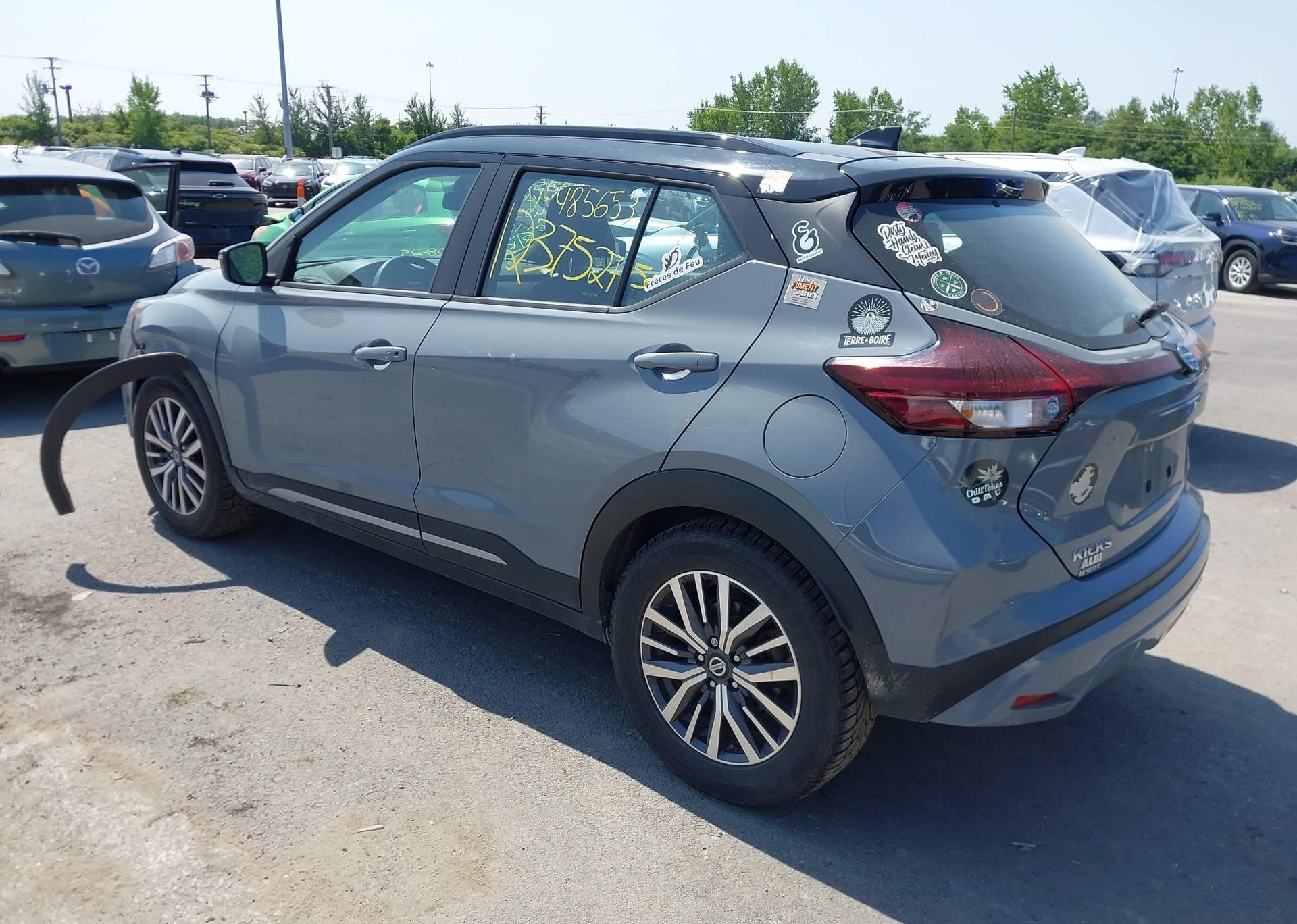 2021 NISSAN KICKS SR