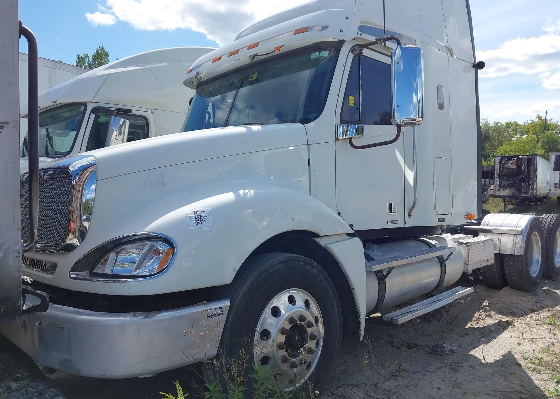 2003 FREIGHTLINER CONVENTIONAL COLUMBIA
