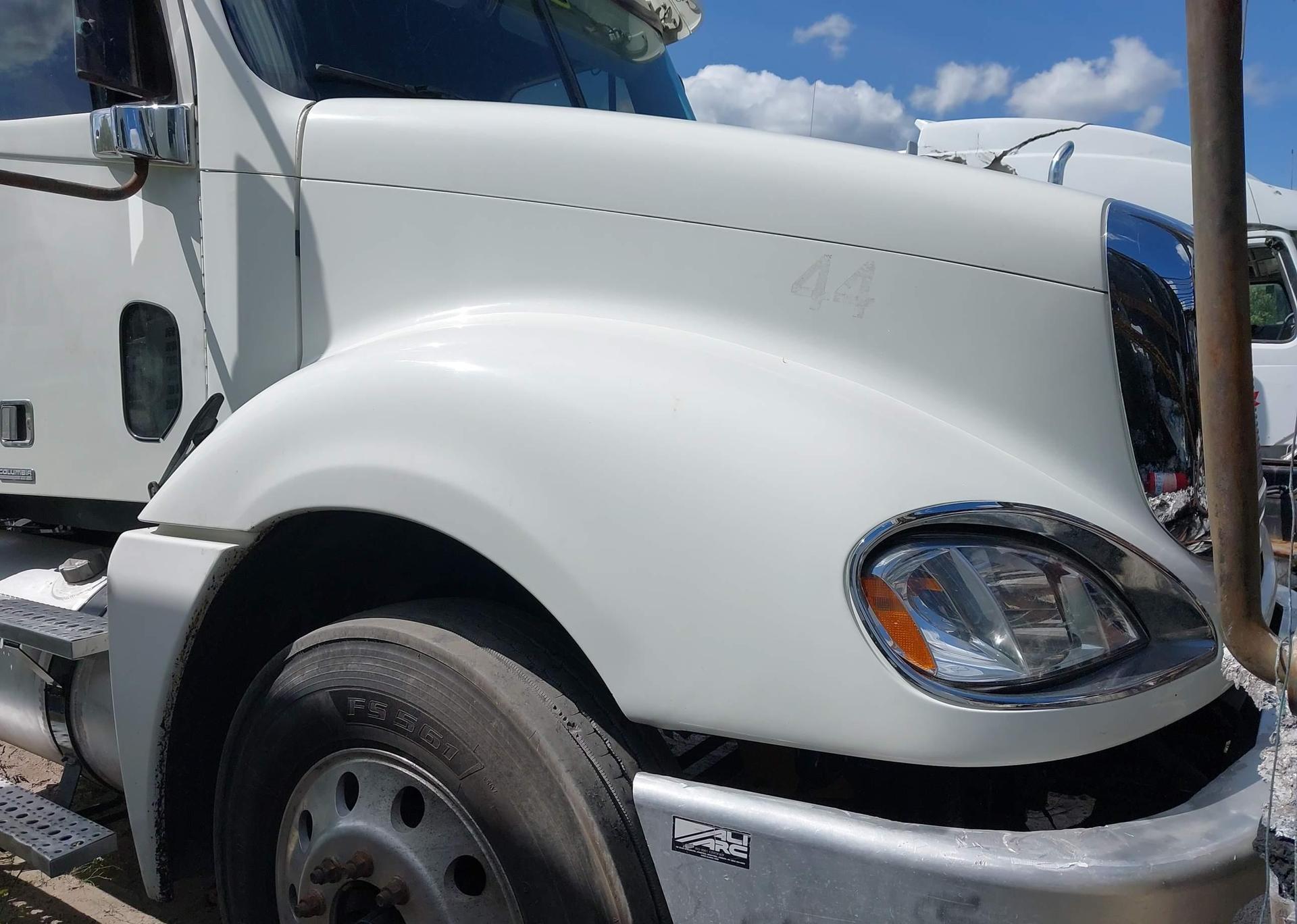 2003 FREIGHTLINER CONVENTIONAL COLUMBIA