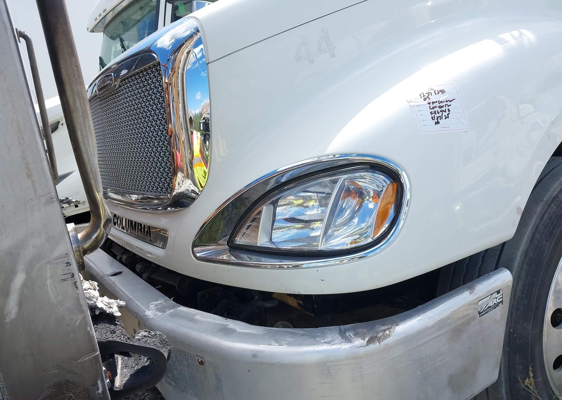 2003 FREIGHTLINER CONVENTIONAL COLUMBIA