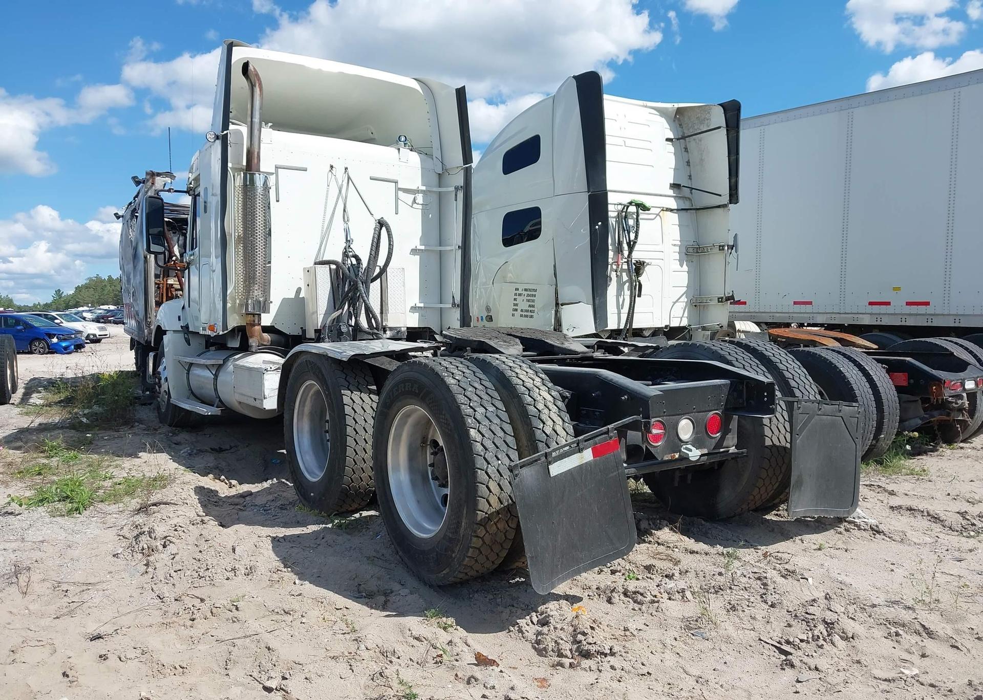 2003 FREIGHTLINER CONVENTIONAL COLUMBIA