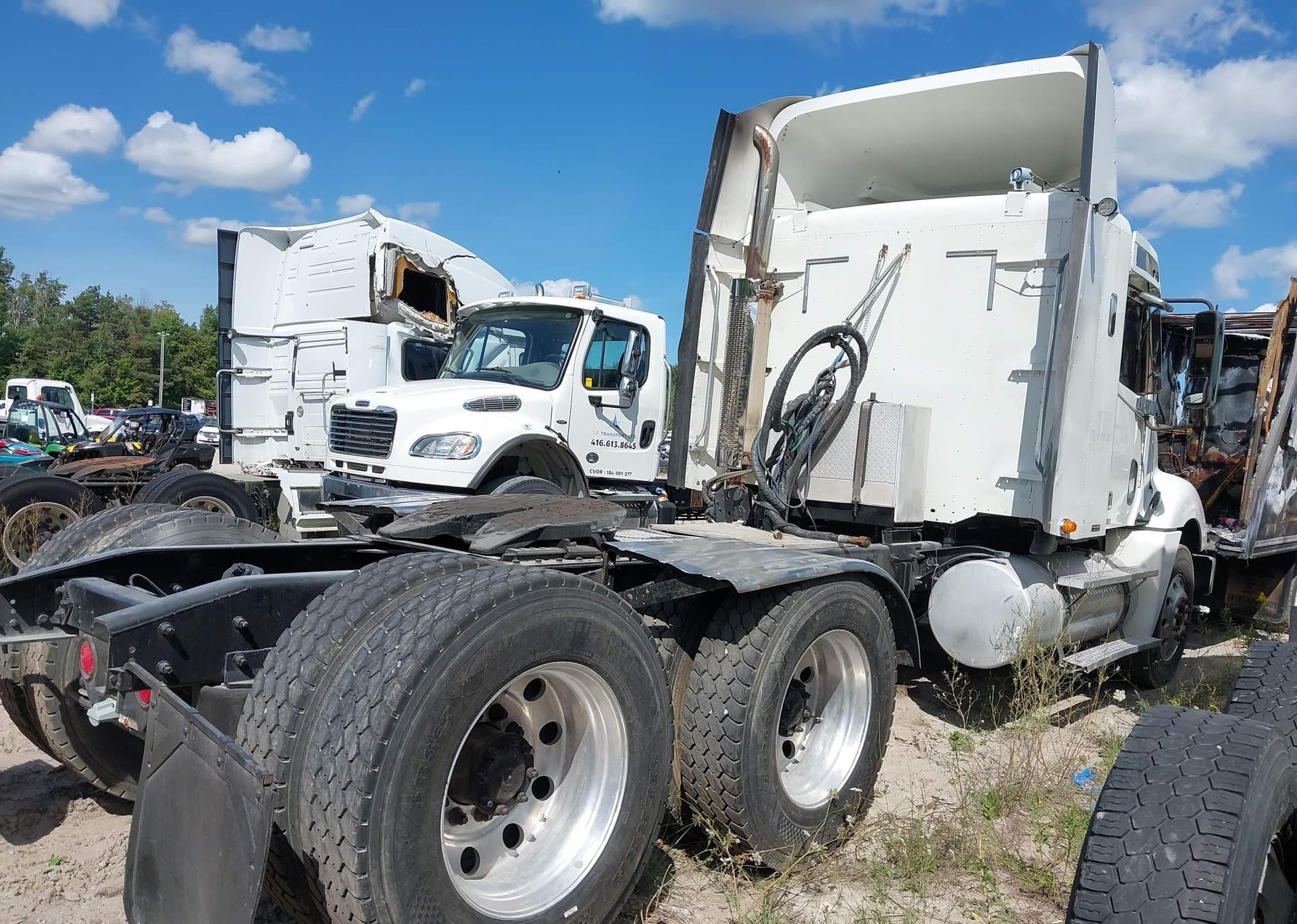 2003 FREIGHTLINER CONVENTIONAL COLUMBIA