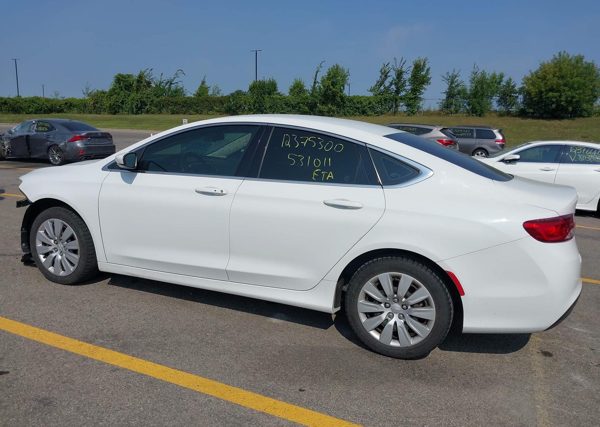 2015 CHRYSLER 200 LX