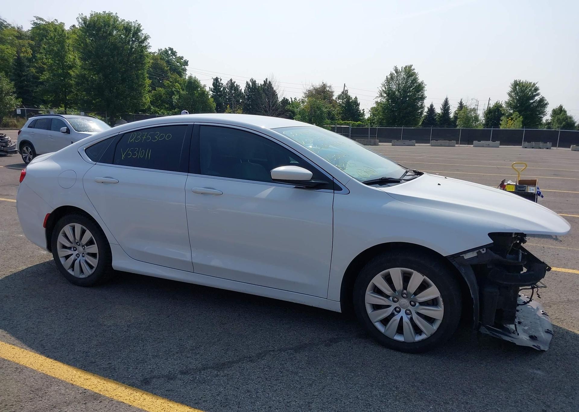 2015 CHRYSLER 200 LX