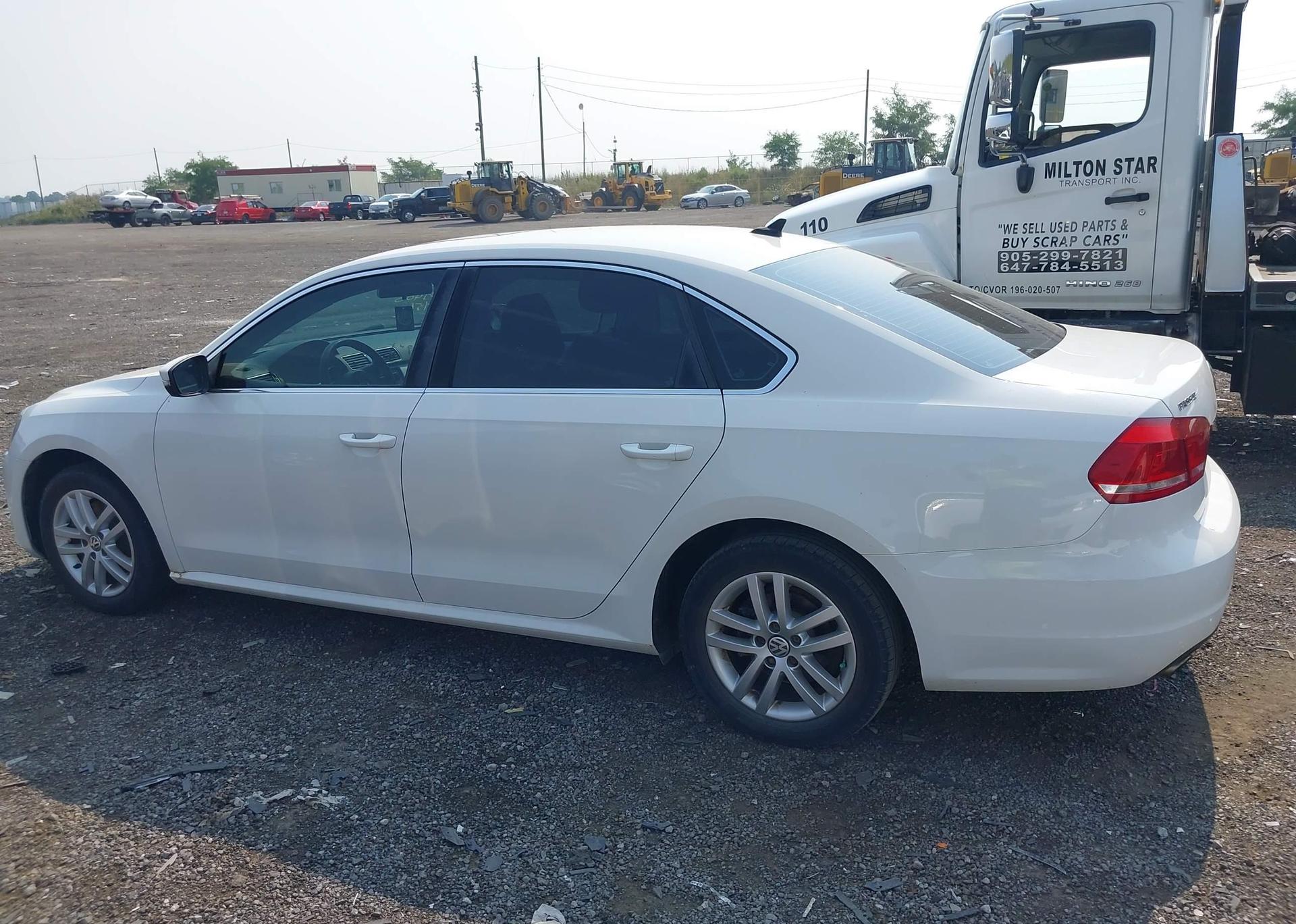 2013 VOLKSWAGEN PASSAT SE