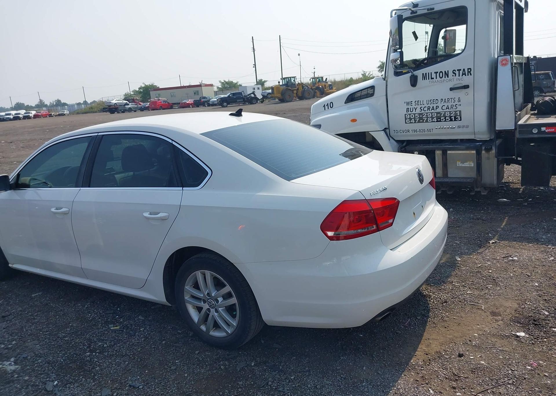 2013 VOLKSWAGEN PASSAT SE