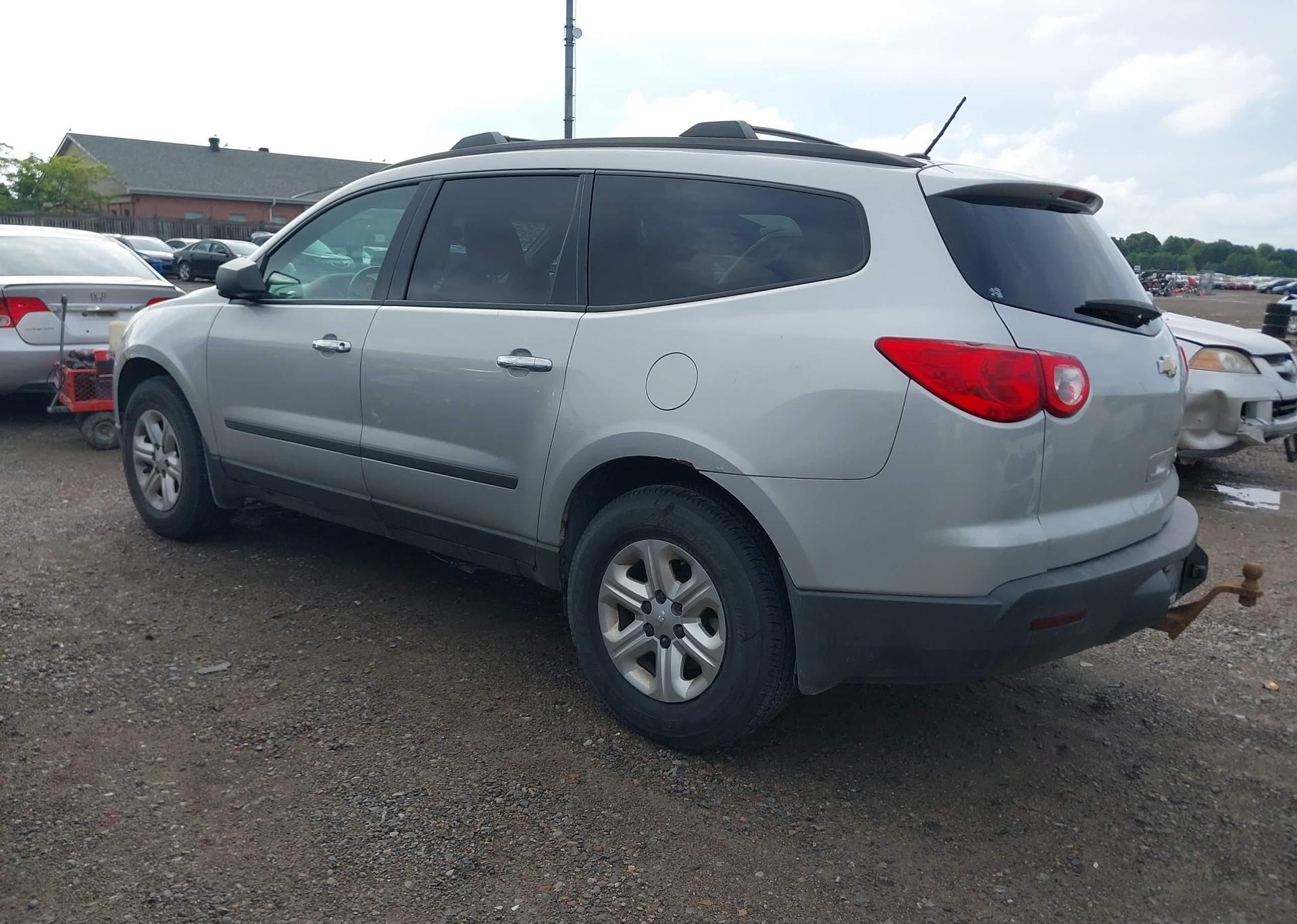 2012 CHEVROLET TRAVERSE LS
