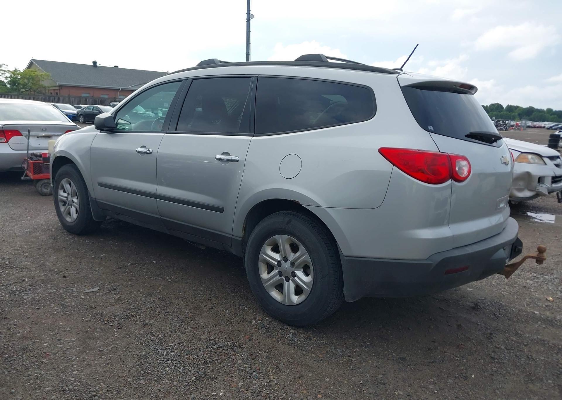 2012 CHEVROLET TRAVERSE LS