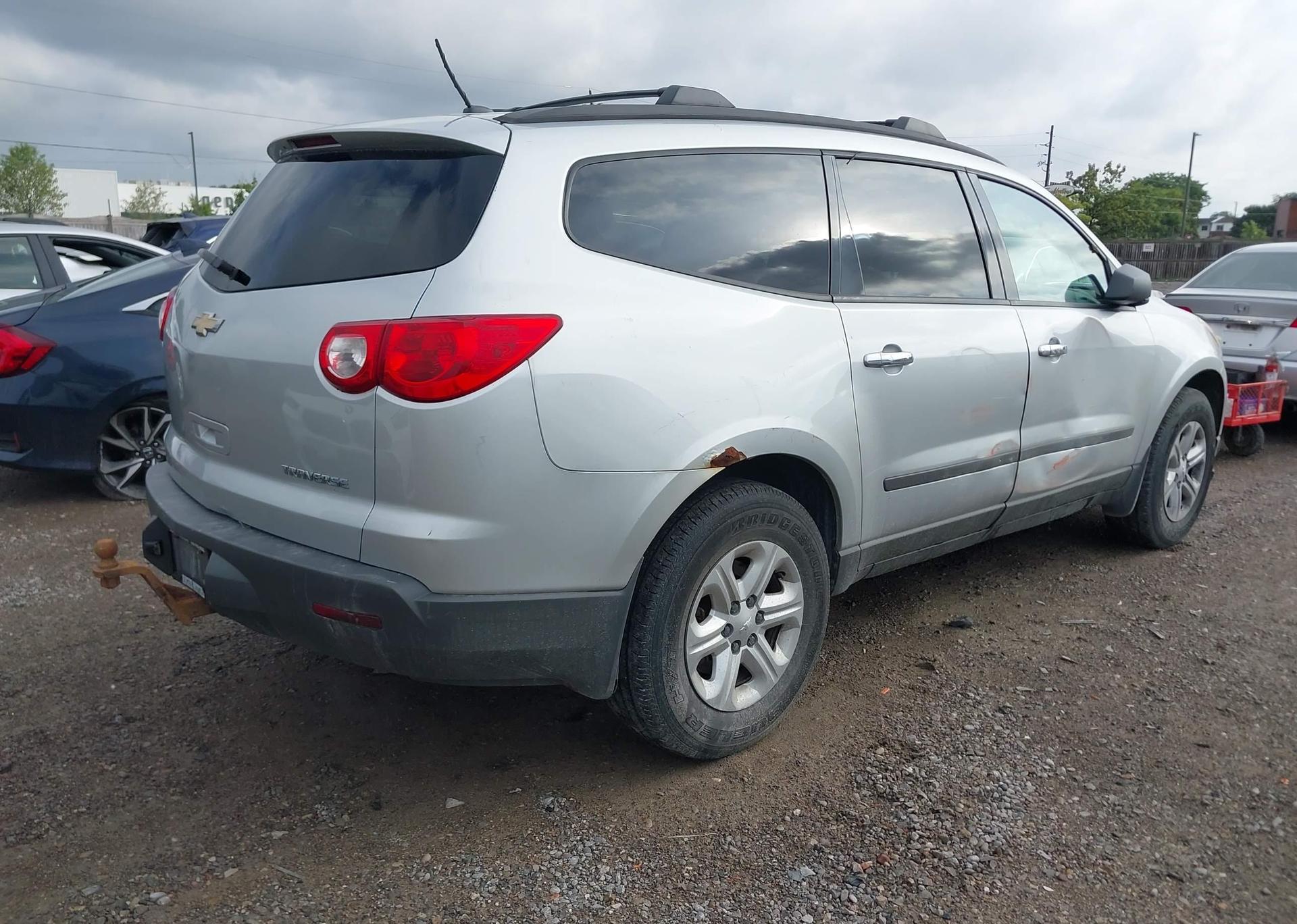 2012 CHEVROLET TRAVERSE LS