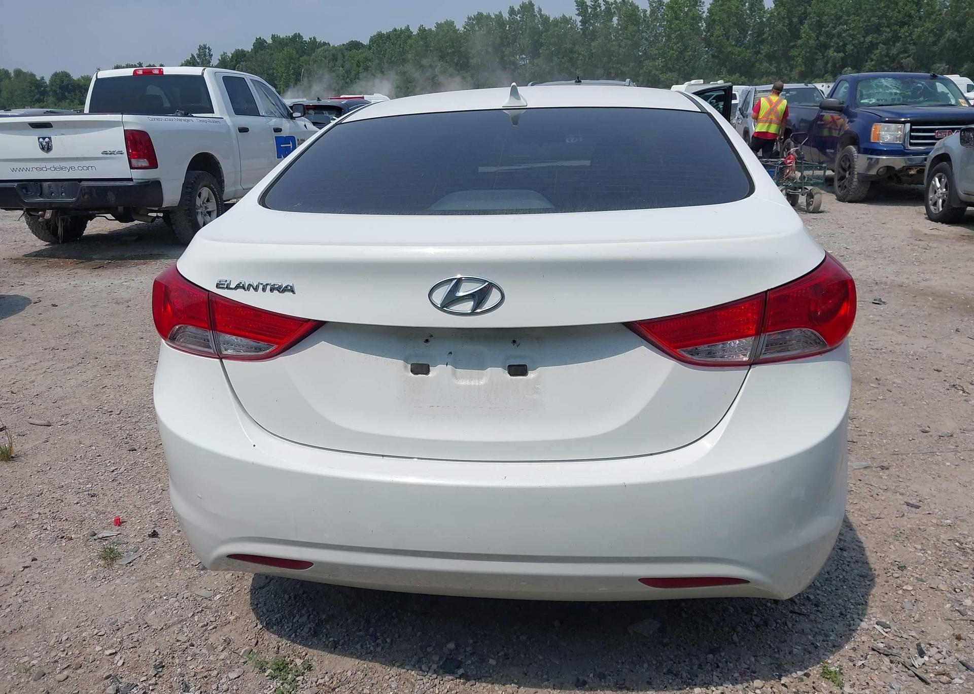 2013 HYUNDAI ELANTRA GLS