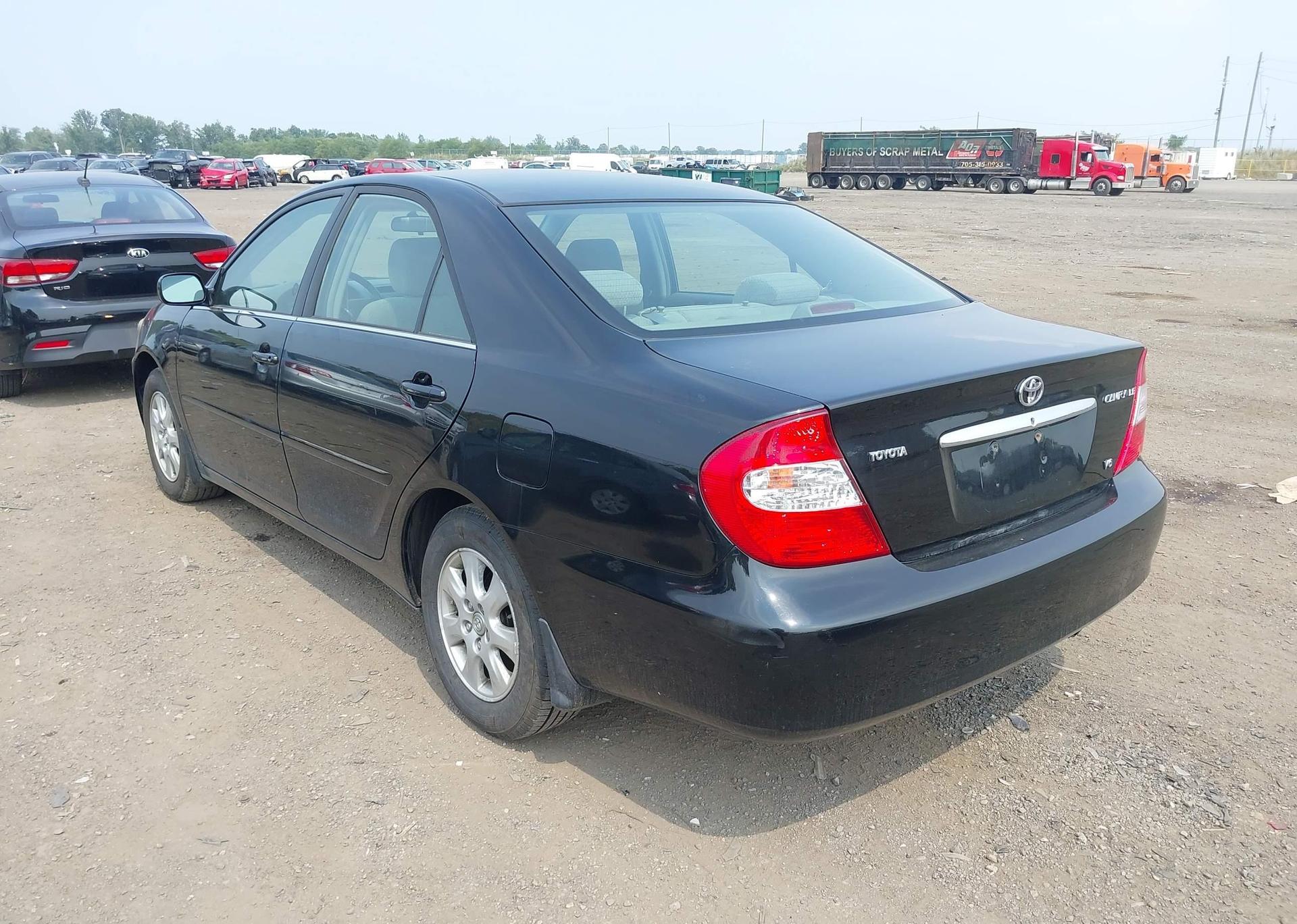 2003 TOYOTA CAMRY LE V6