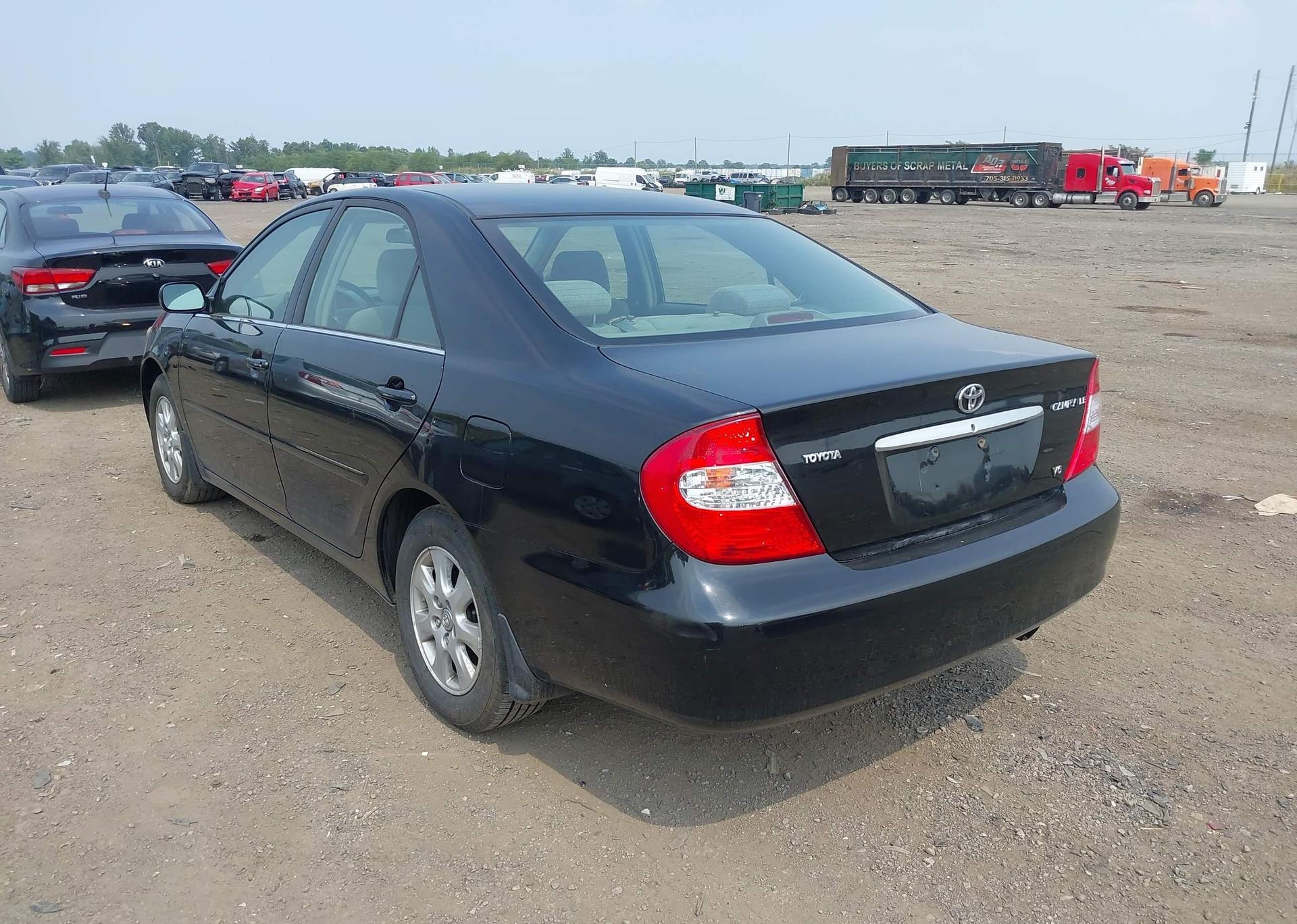 2003 TOYOTA CAMRY LE V6