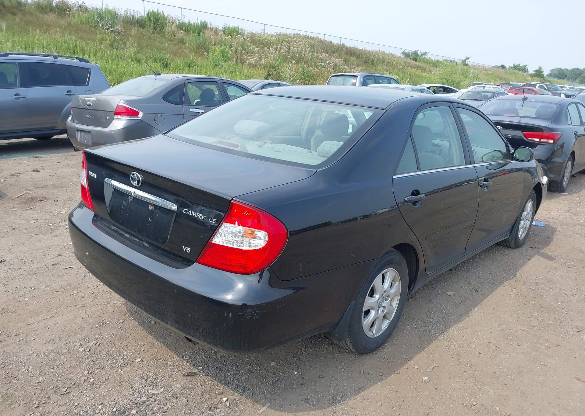 2003 TOYOTA CAMRY LE V6