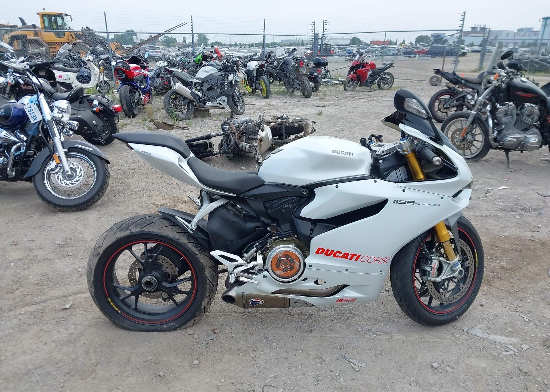2013 DUCATI SUPERBIKE 1199 PANIGALE