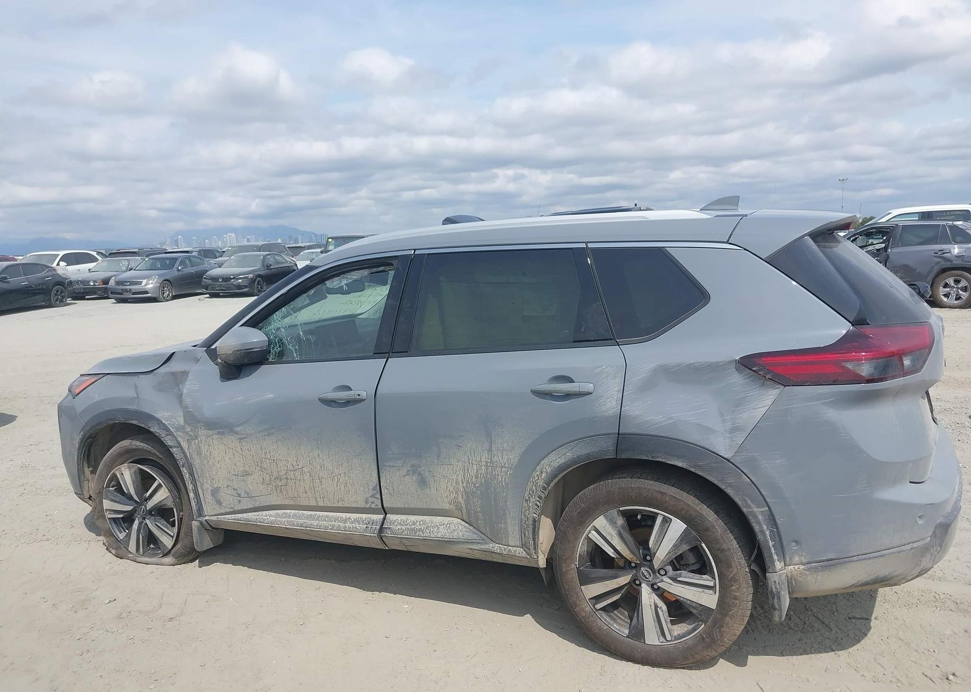 2024 NISSAN ROGUE SL