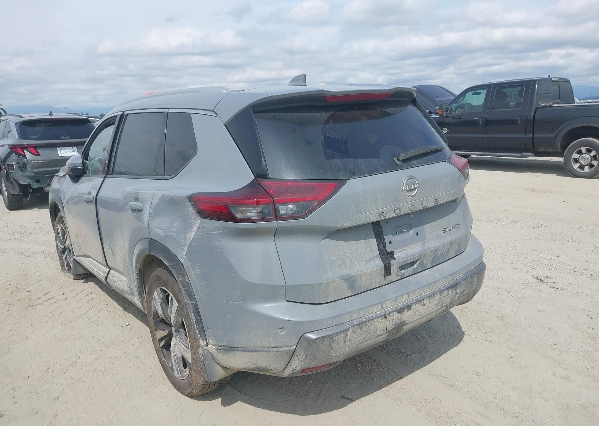 2024 NISSAN ROGUE SL