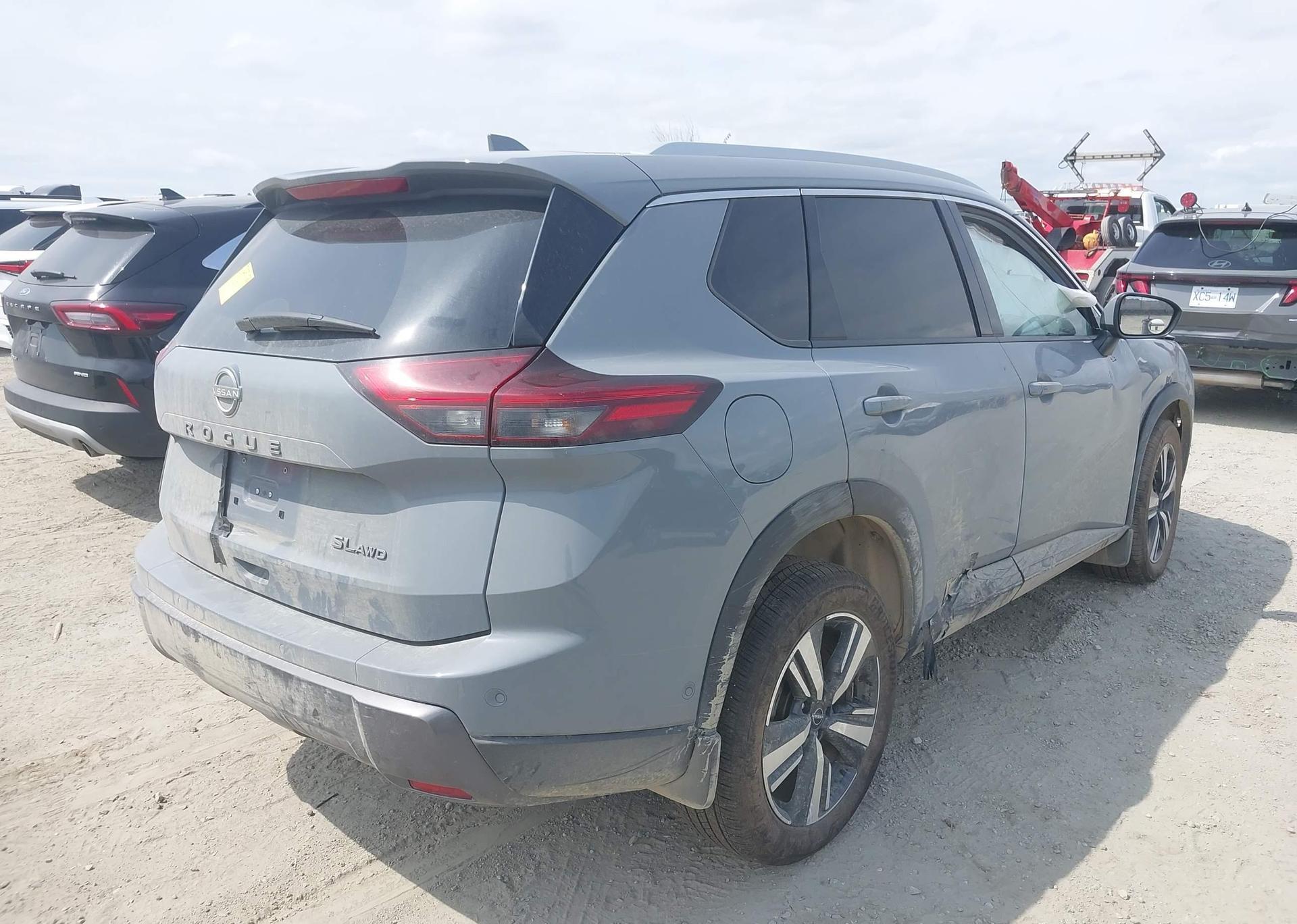 2024 NISSAN ROGUE SL