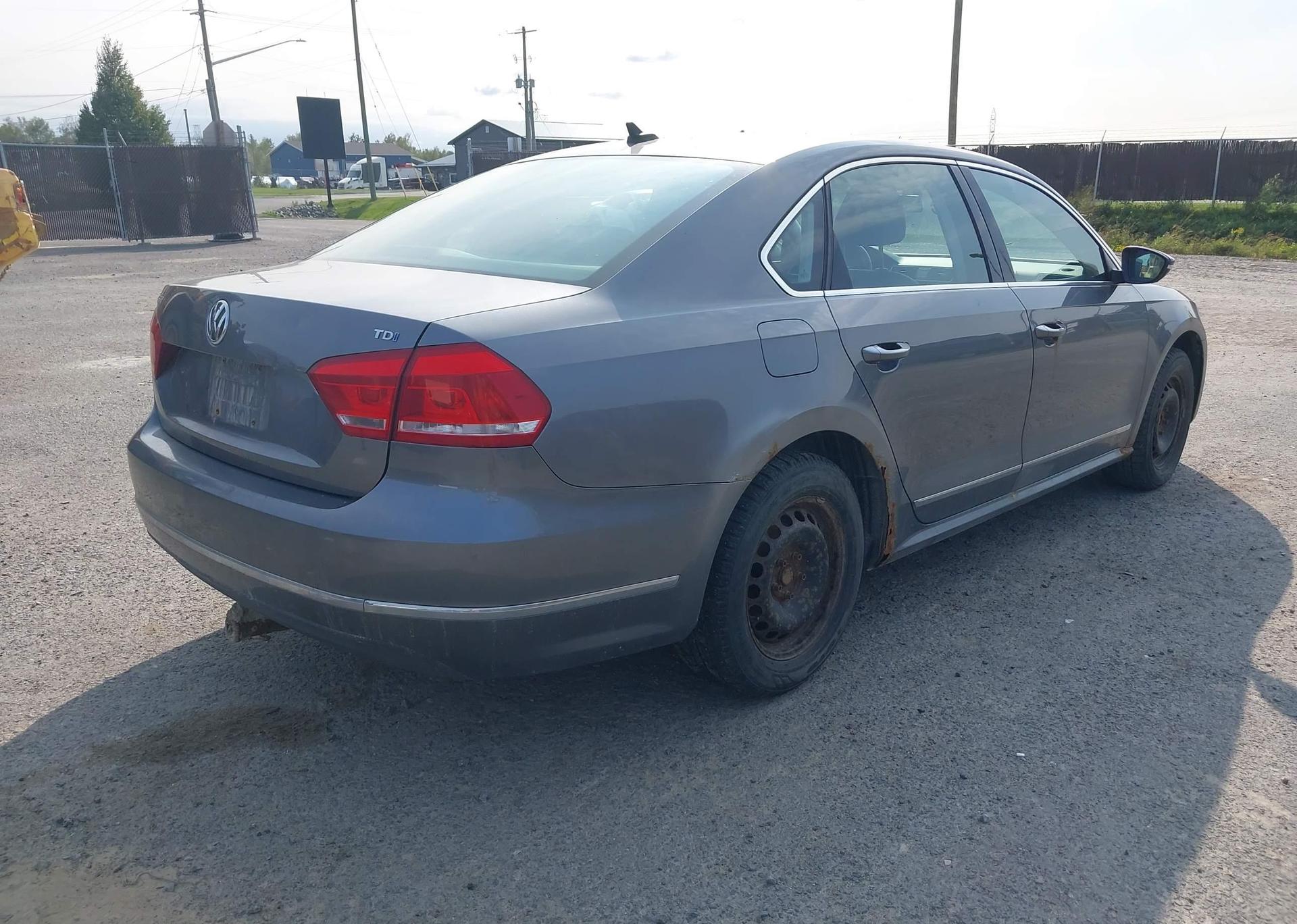 2012 VOLKSWAGEN PASSAT SEL