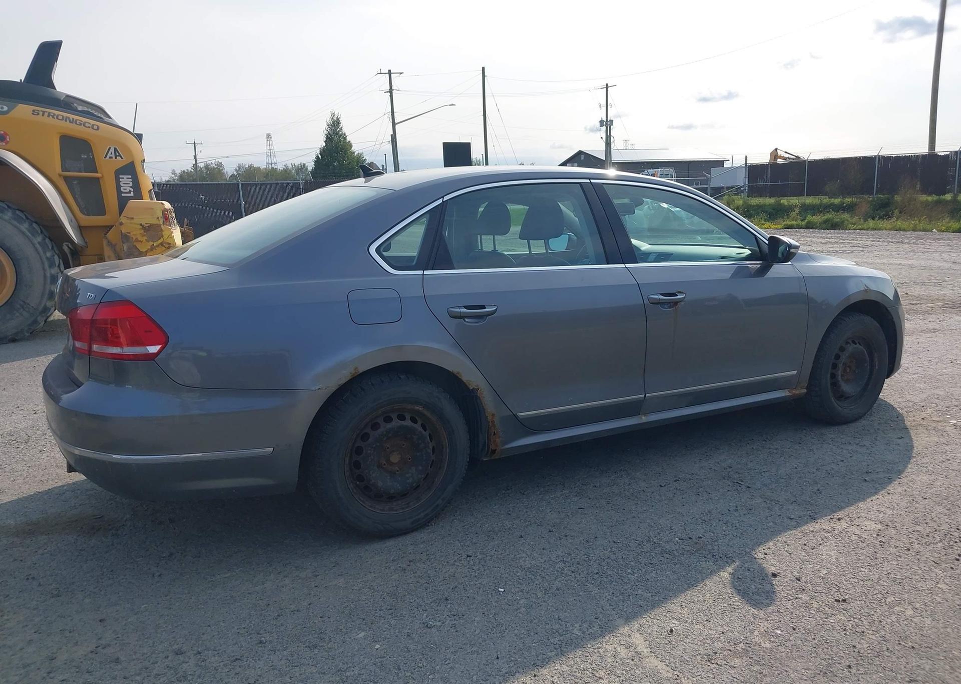 2012 VOLKSWAGEN PASSAT SEL