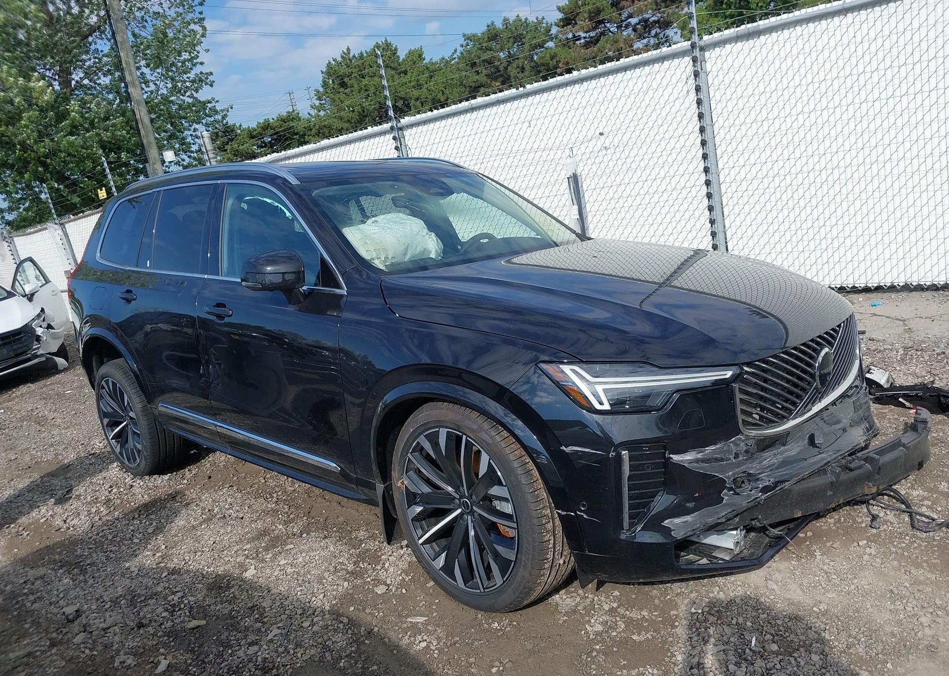 2025 VOLVO XC90 PLUS