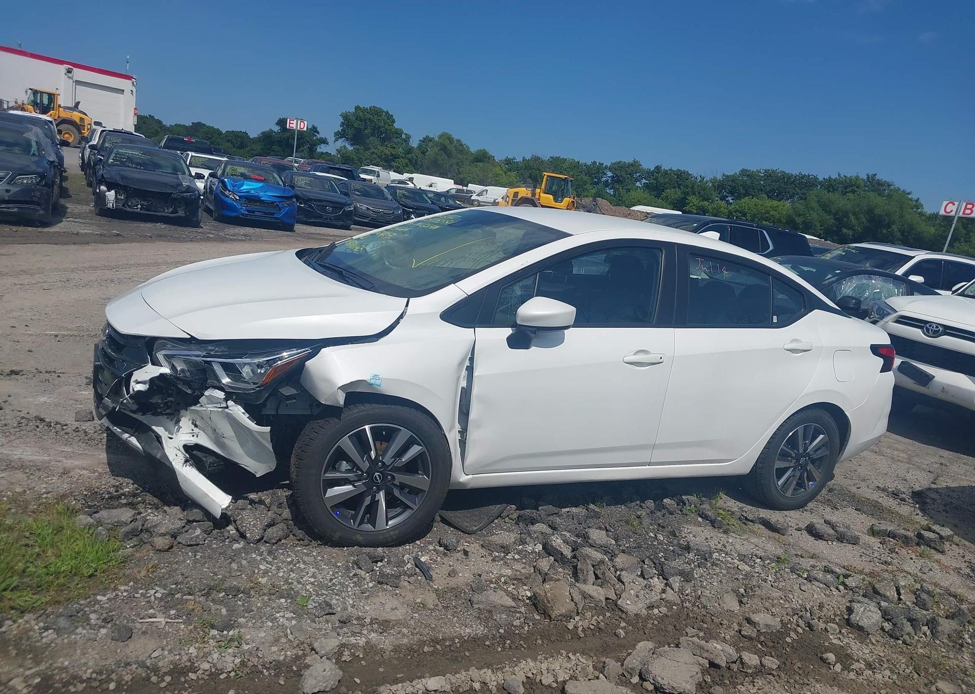 2024 NISSAN VERSA SV