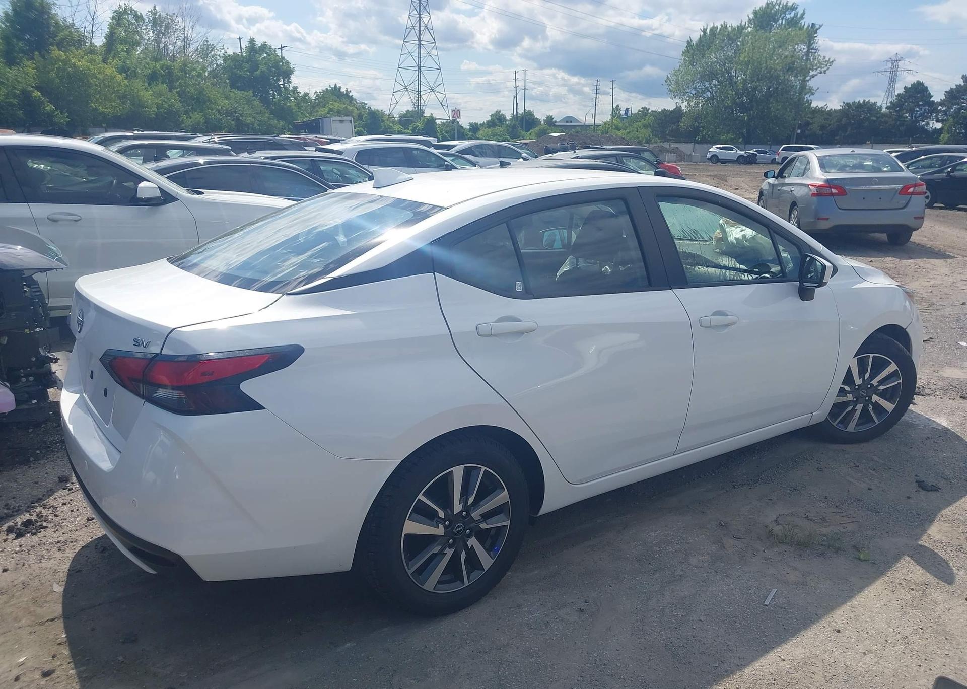 2024 NISSAN VERSA SV