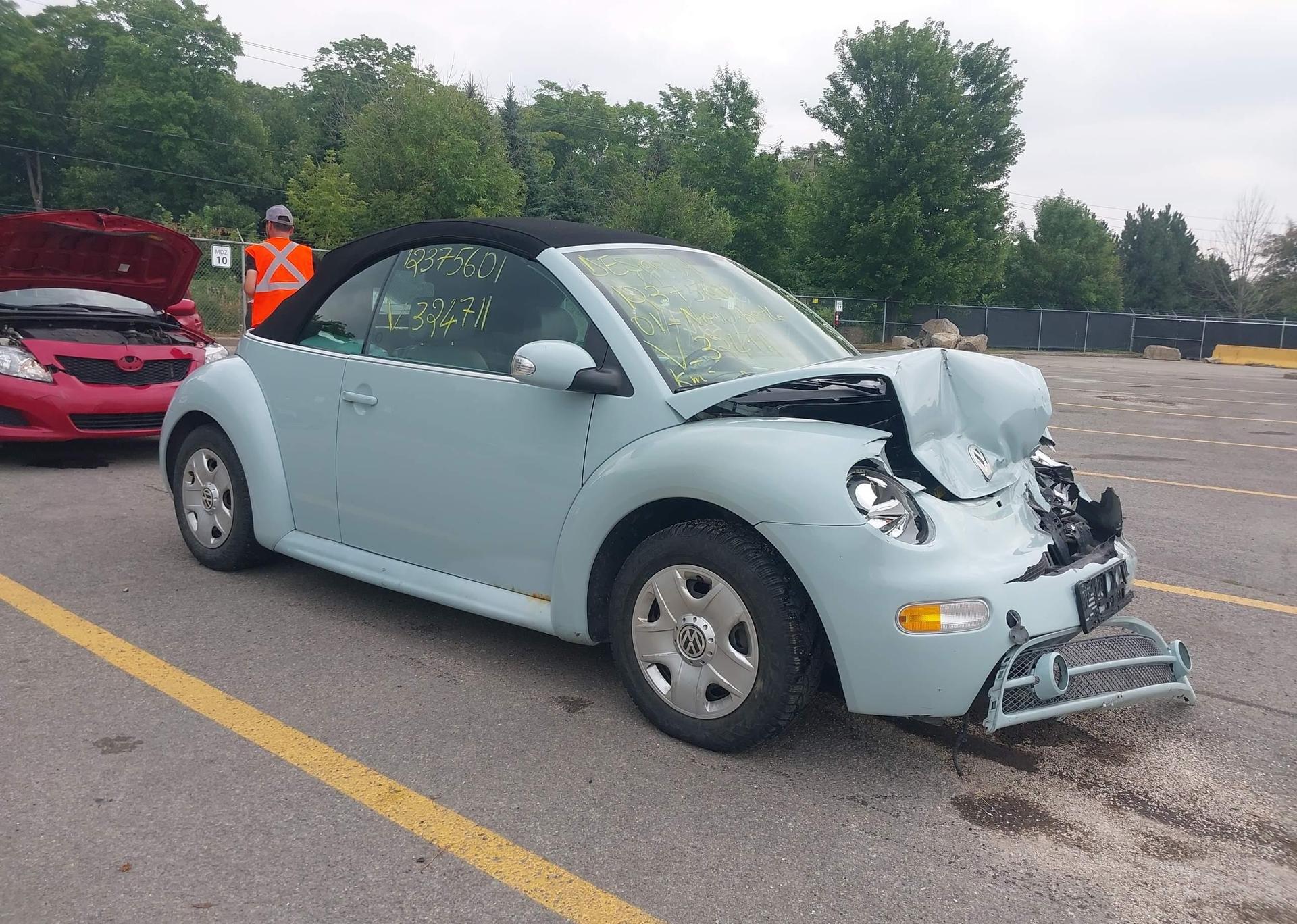 2004 VOLKSWAGEN NEW BEETLE GLS