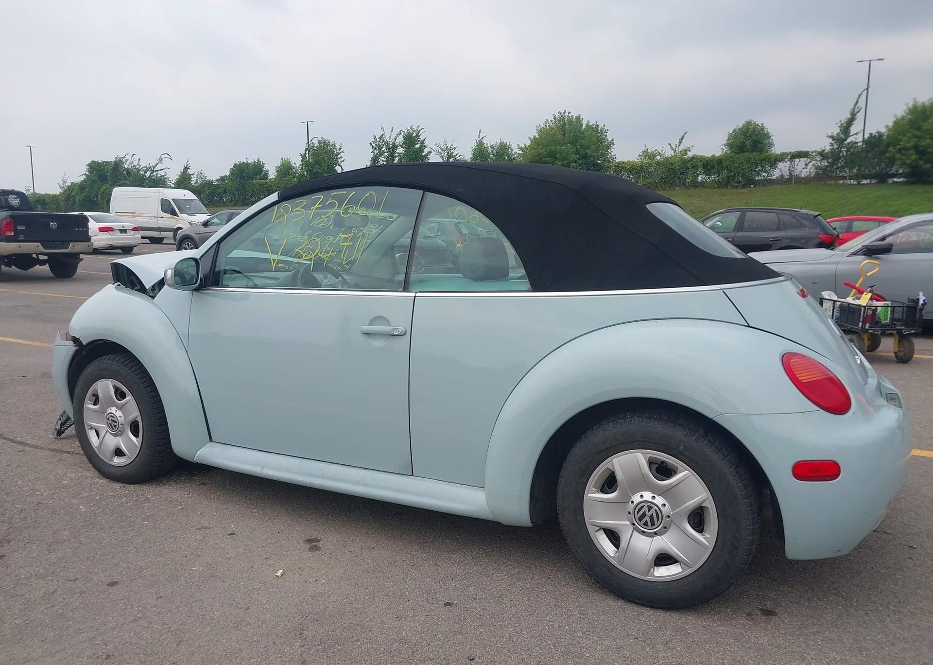 2004 VOLKSWAGEN NEW BEETLE GLS