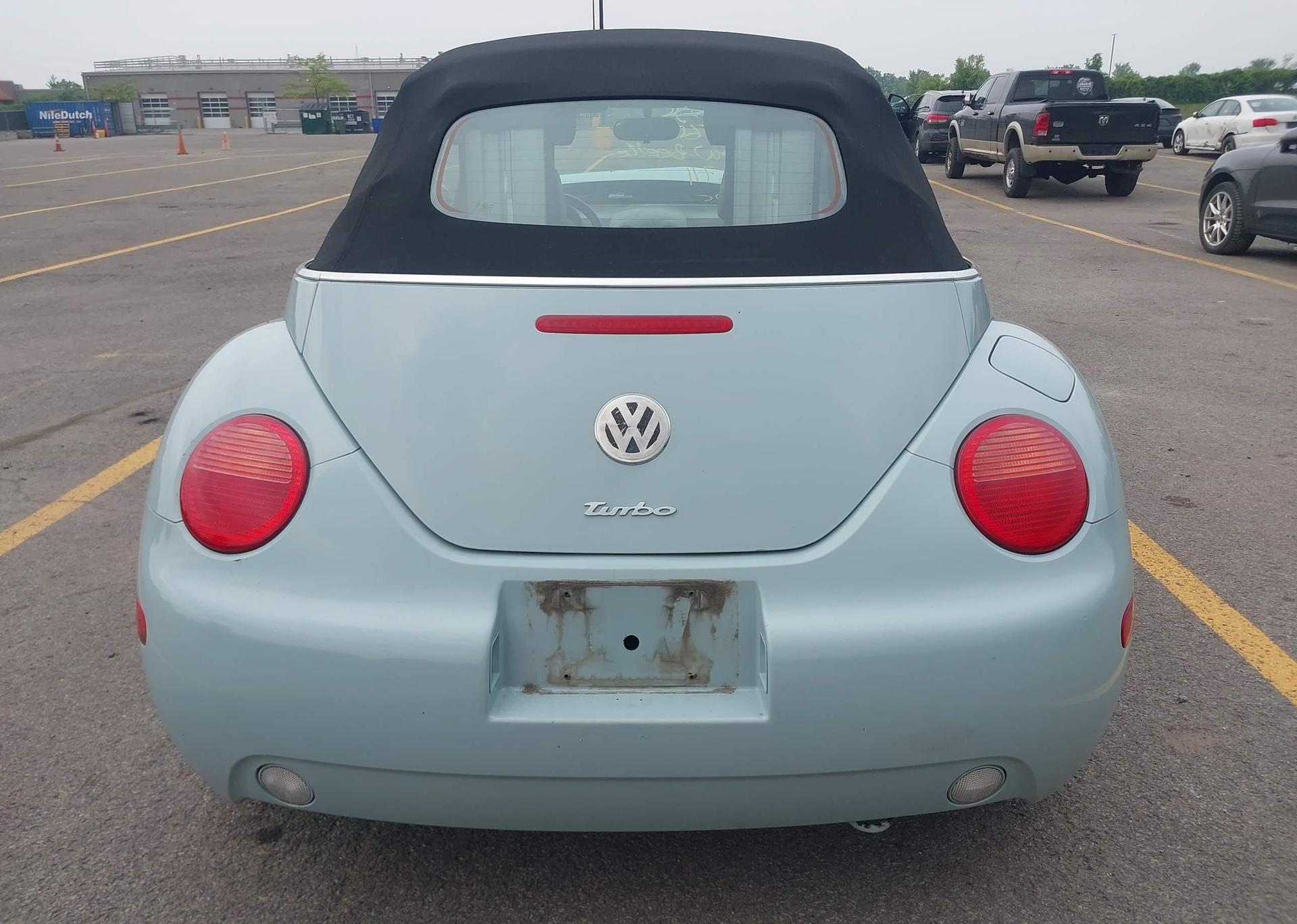 2004 VOLKSWAGEN NEW BEETLE GLS