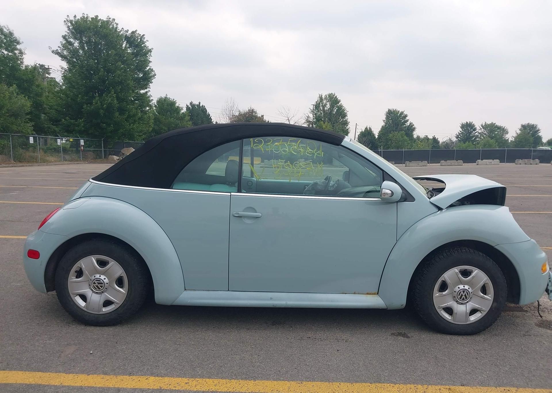 2004 VOLKSWAGEN NEW BEETLE GLS